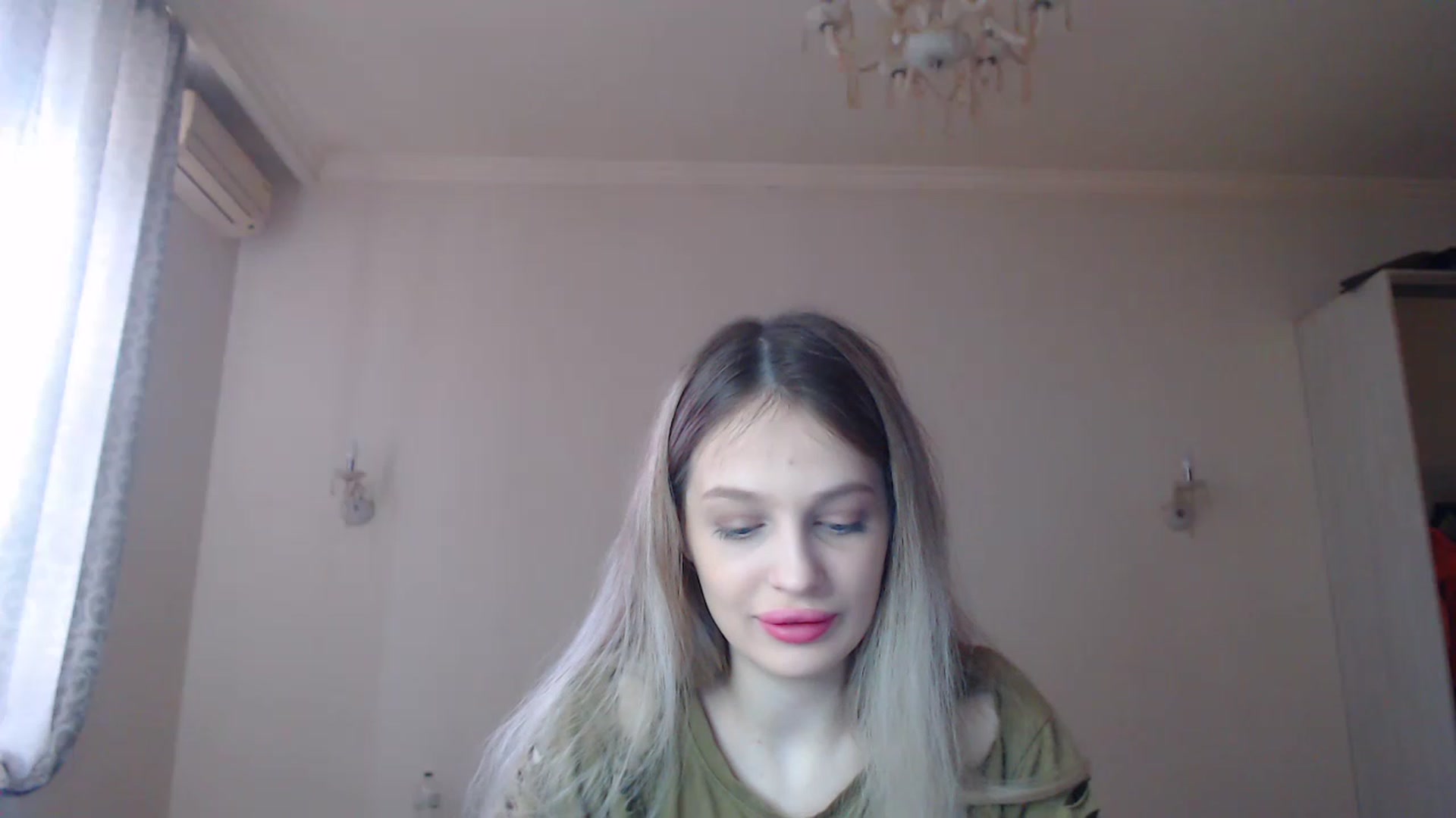 Gallery image thumbnail from Lola_vi's myfreecams stream on, 03/18/2023, 12:44 image 15 of 20