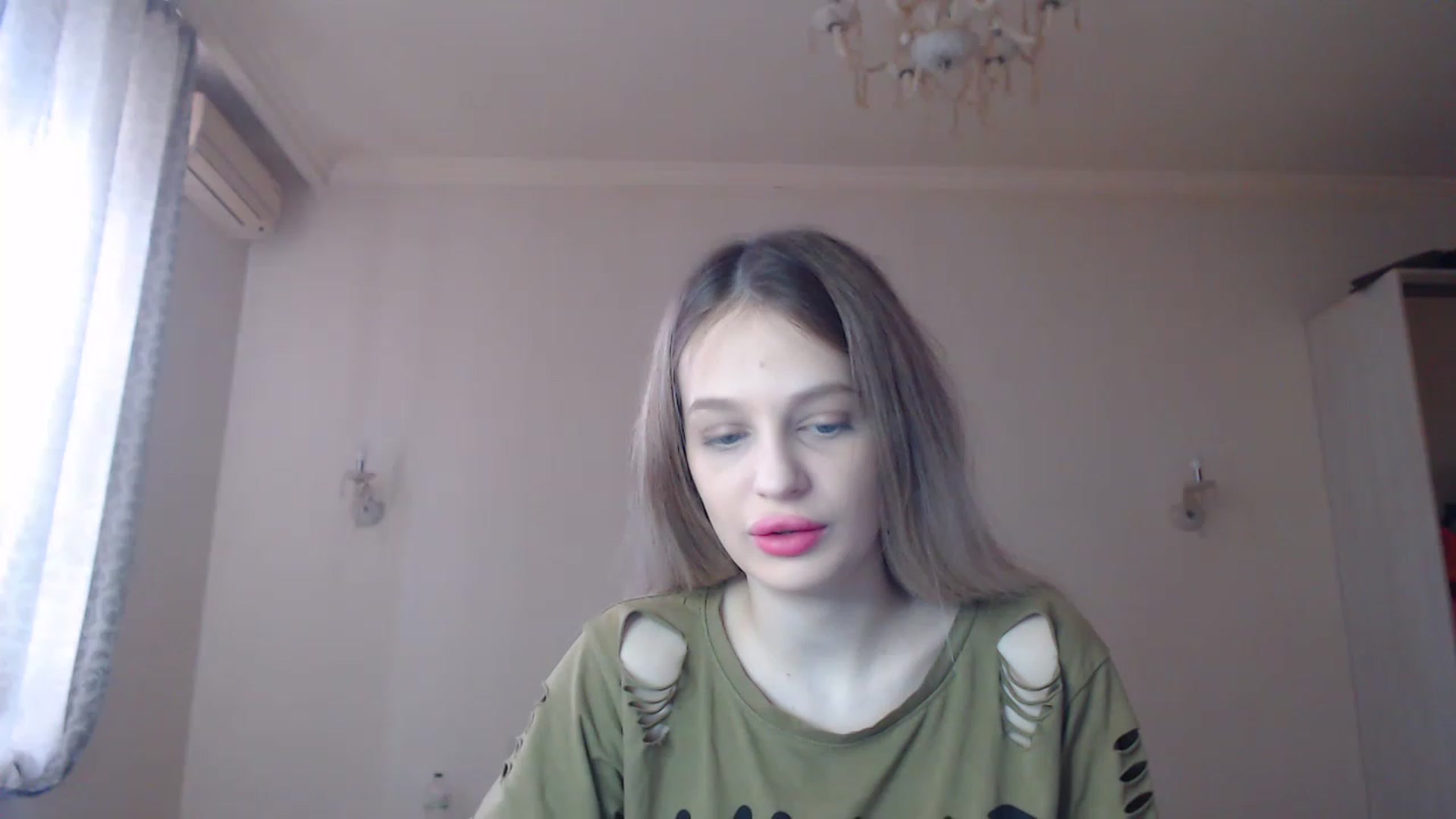 Gallery image thumbnail from Lola_vi's myfreecams stream on, 03/18/2023, 12:44 image 3 of 20