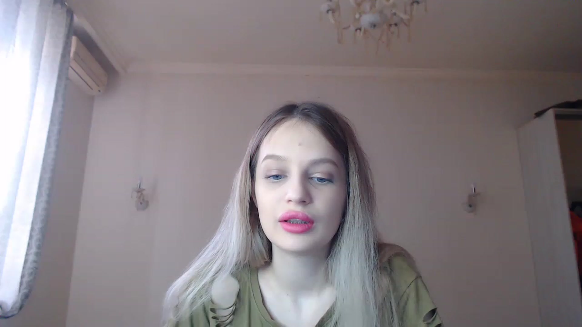 Gallery image thumbnail from Lola_vi's myfreecams stream on, 03/18/2023, 12:44 image 11 of 20