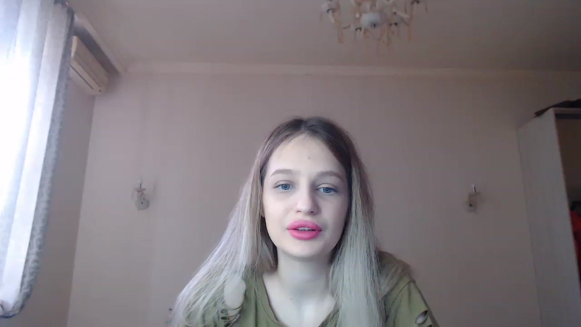Gallery image thumbnail from Lola_vi's myfreecams stream on, 03/18/2023, 12:44 image 13 of 20