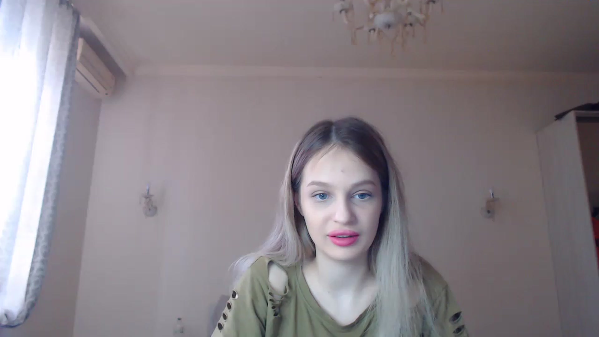 Gallery image thumbnail from Lola_vi's myfreecams stream on, 03/18/2023, 12:44 image 7 of 20