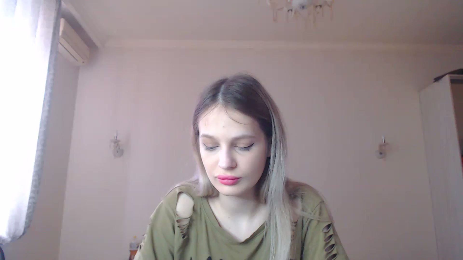 Gallery image thumbnail from Lola_vi's myfreecams stream on, 03/19/2023, 12:26 image 5 of 20