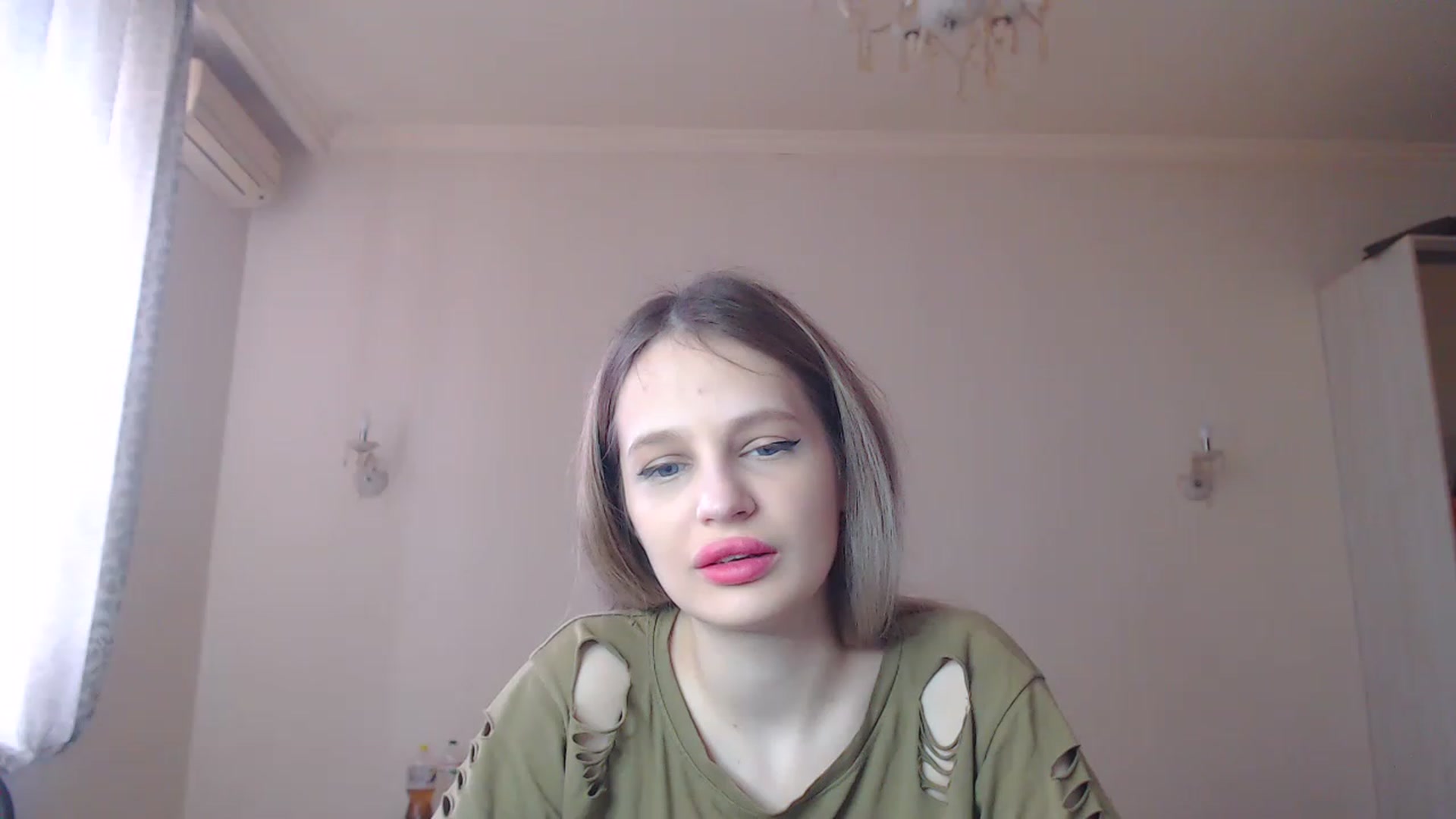 Gallery image thumbnail from Lola_vi's myfreecams stream on, 03/19/2023, 12:26 image 13 of 20