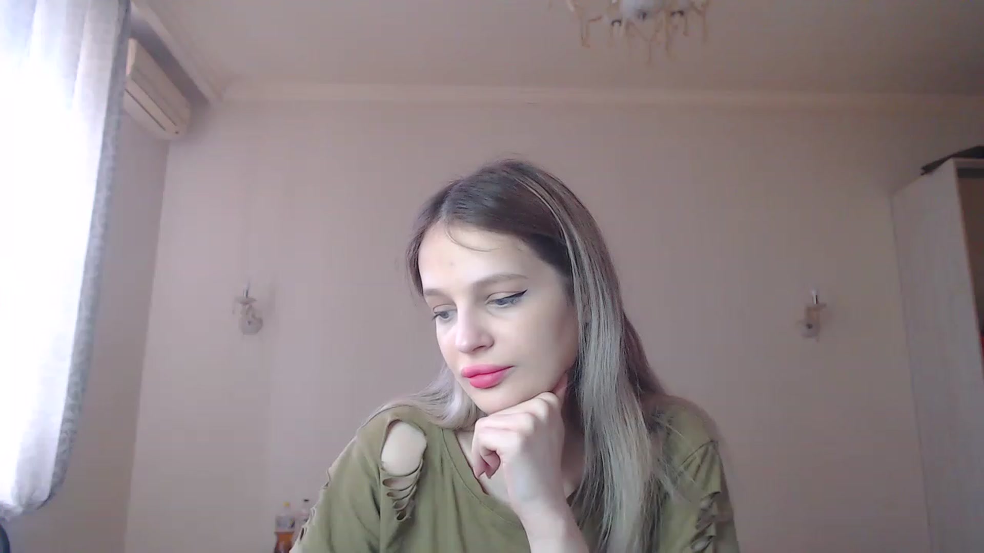 Gallery image thumbnail from Lola_vi's myfreecams stream on, 03/19/2023, 12:26 image 7 of 20