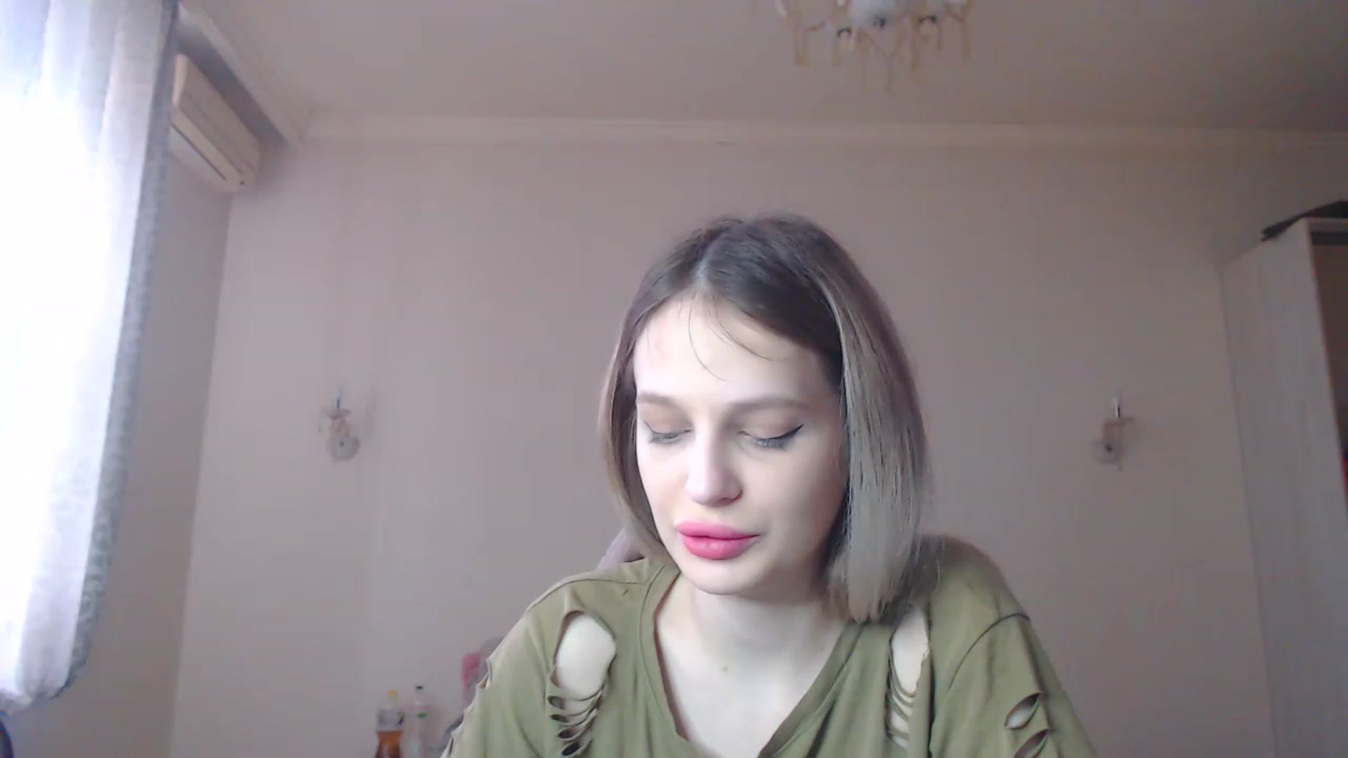 Gallery image thumbnail from Lola_vi's myfreecams stream on, 03/19/2023, 12:26 image 20 of 20