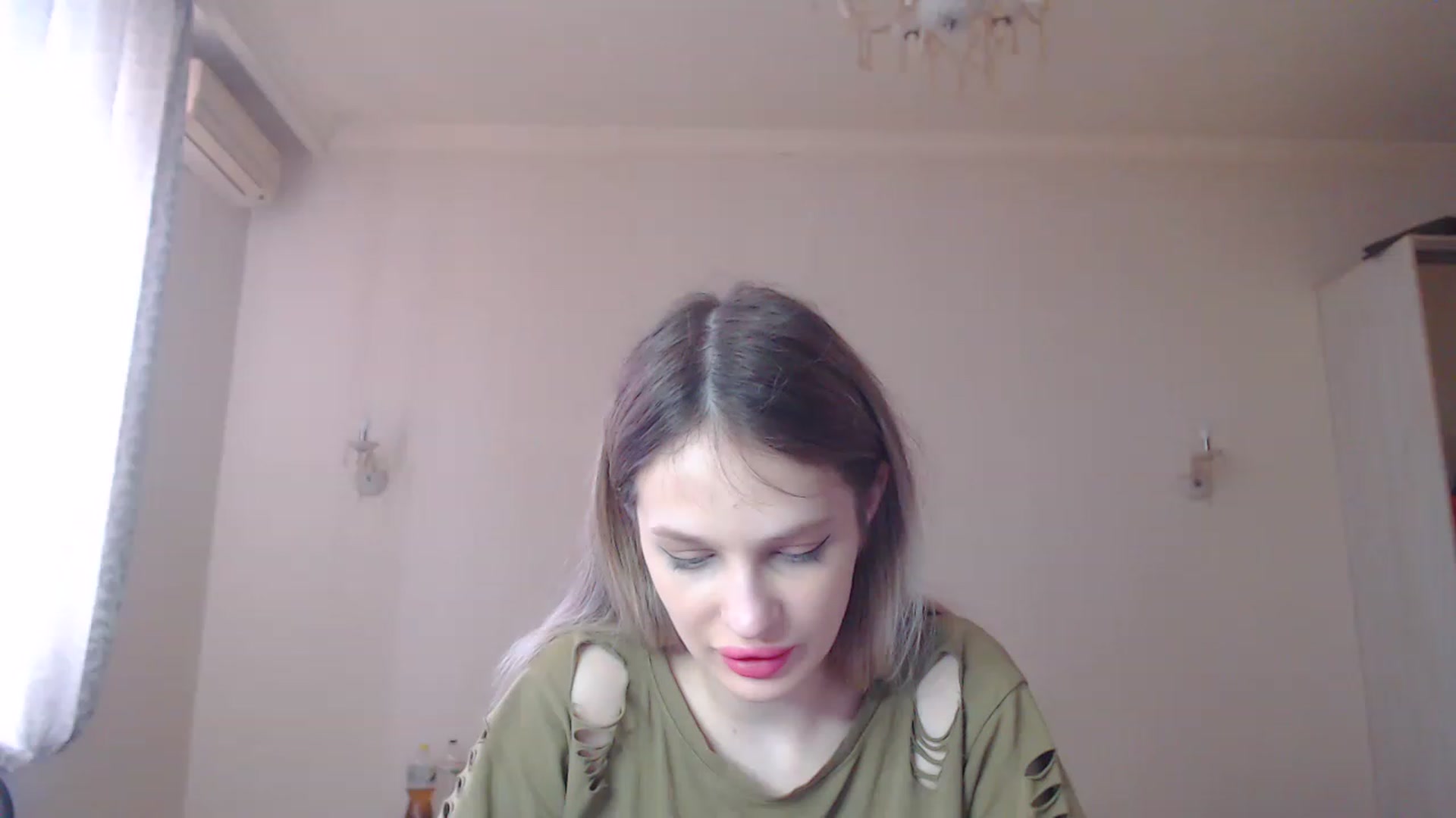 Gallery image thumbnail from Lola_vi's myfreecams stream on, 03/19/2023, 12:26 image 14 of 20