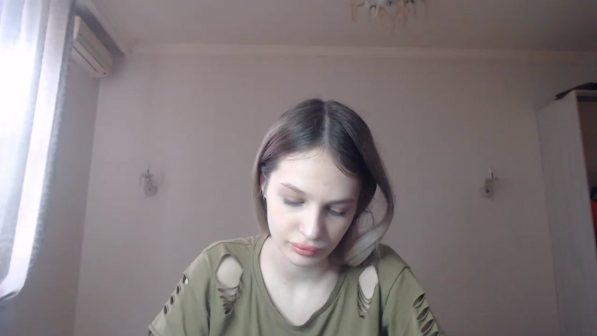 Gallery image thumbnail from Lola_vi's myfreecams stream on, 03/21/2023, 13:05 image 2 of 20