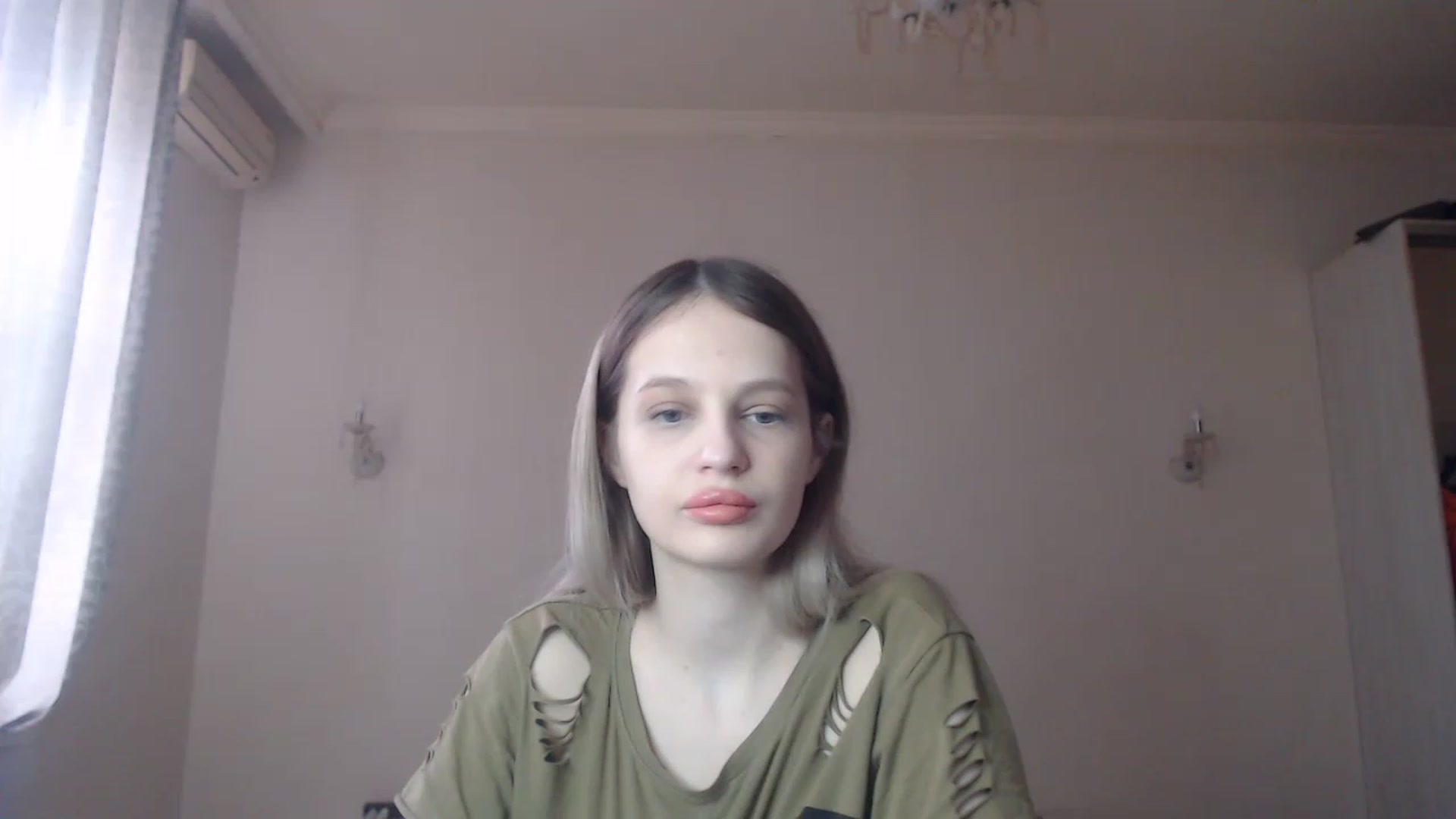 Gallery image thumbnail from Lola_vi's myfreecams stream on, 03/21/2023, 13:05 image 1 of 20