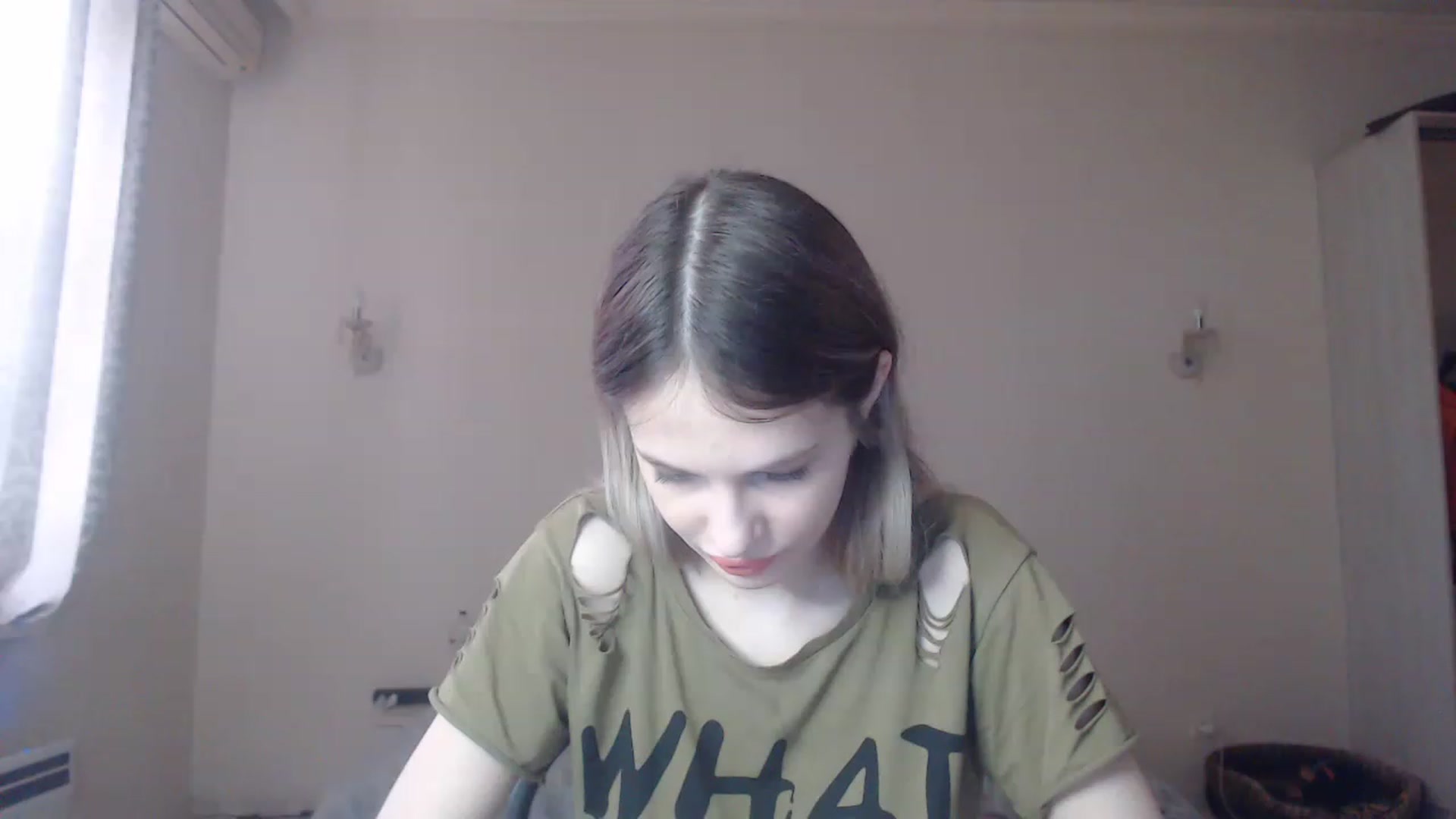 Gallery image thumbnail from Lola_vi's myfreecams stream on, 03/21/2023, 13:05 image 16 of 20