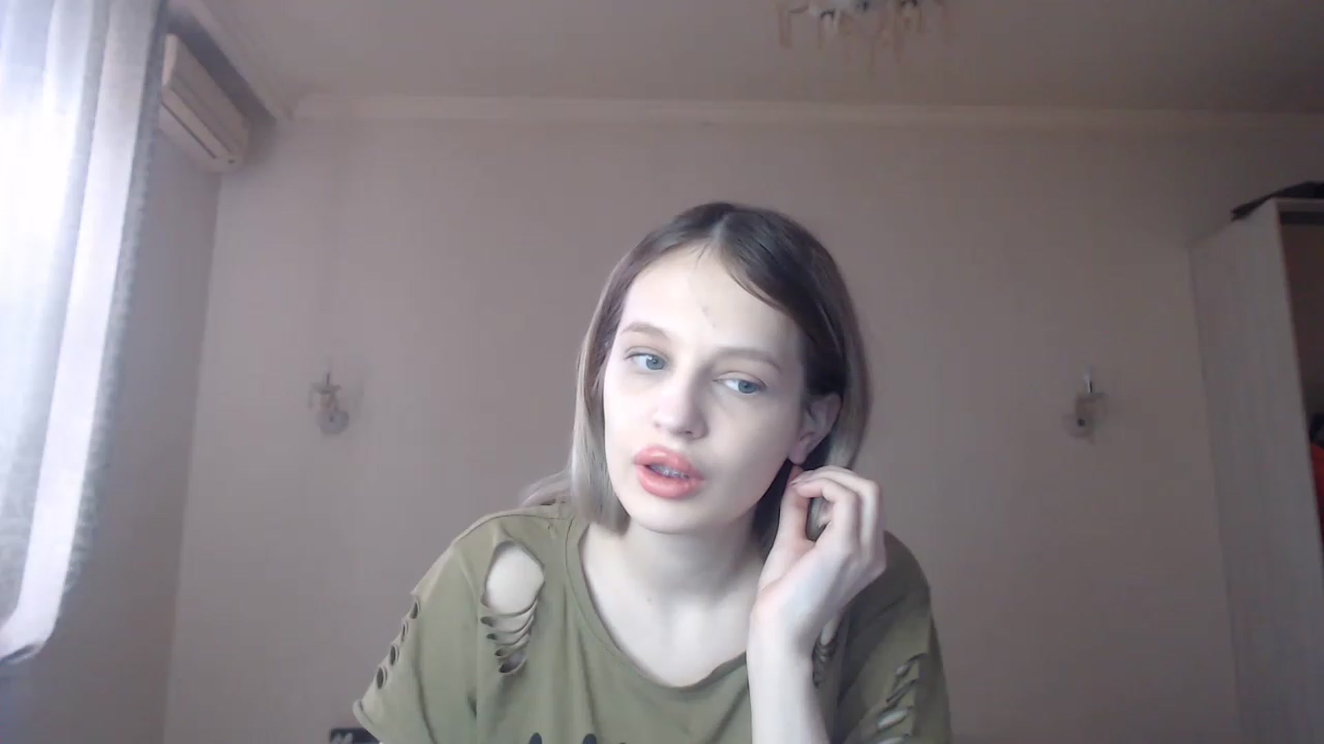 Gallery image thumbnail from Lola_vi's myfreecams stream on, 03/21/2023, 13:05 image 8 of 20