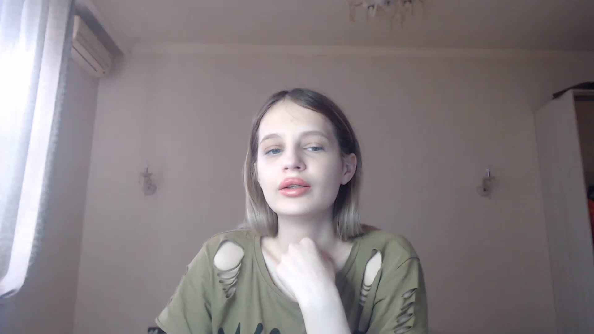 Gallery image thumbnail from Lola_vi's myfreecams stream on, 03/21/2023, 13:05 image 5 of 20