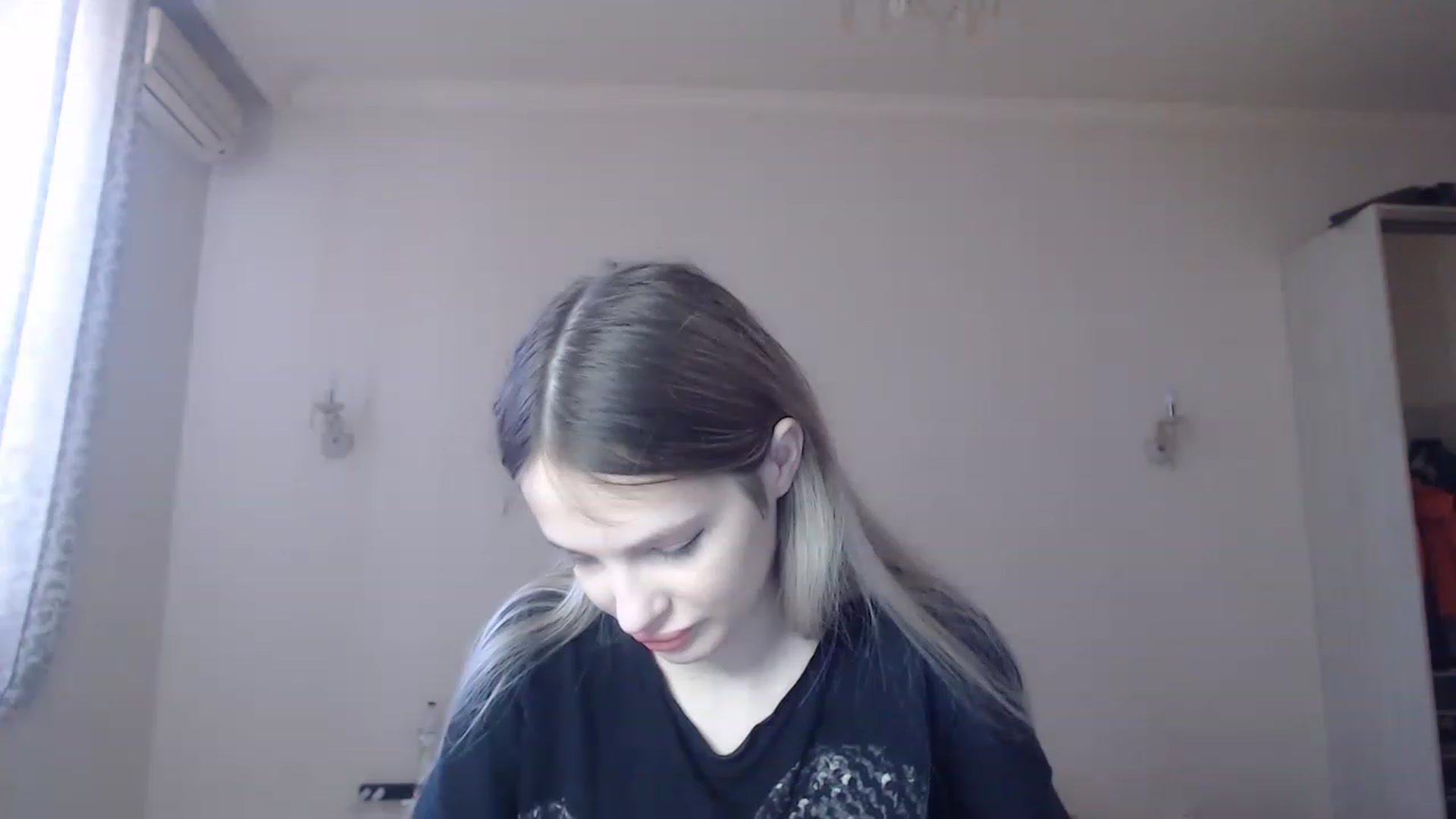 Gallery image thumbnail from Lola_vi's myfreecams stream on, 03/24/2023, 12:05 image 8 of 20