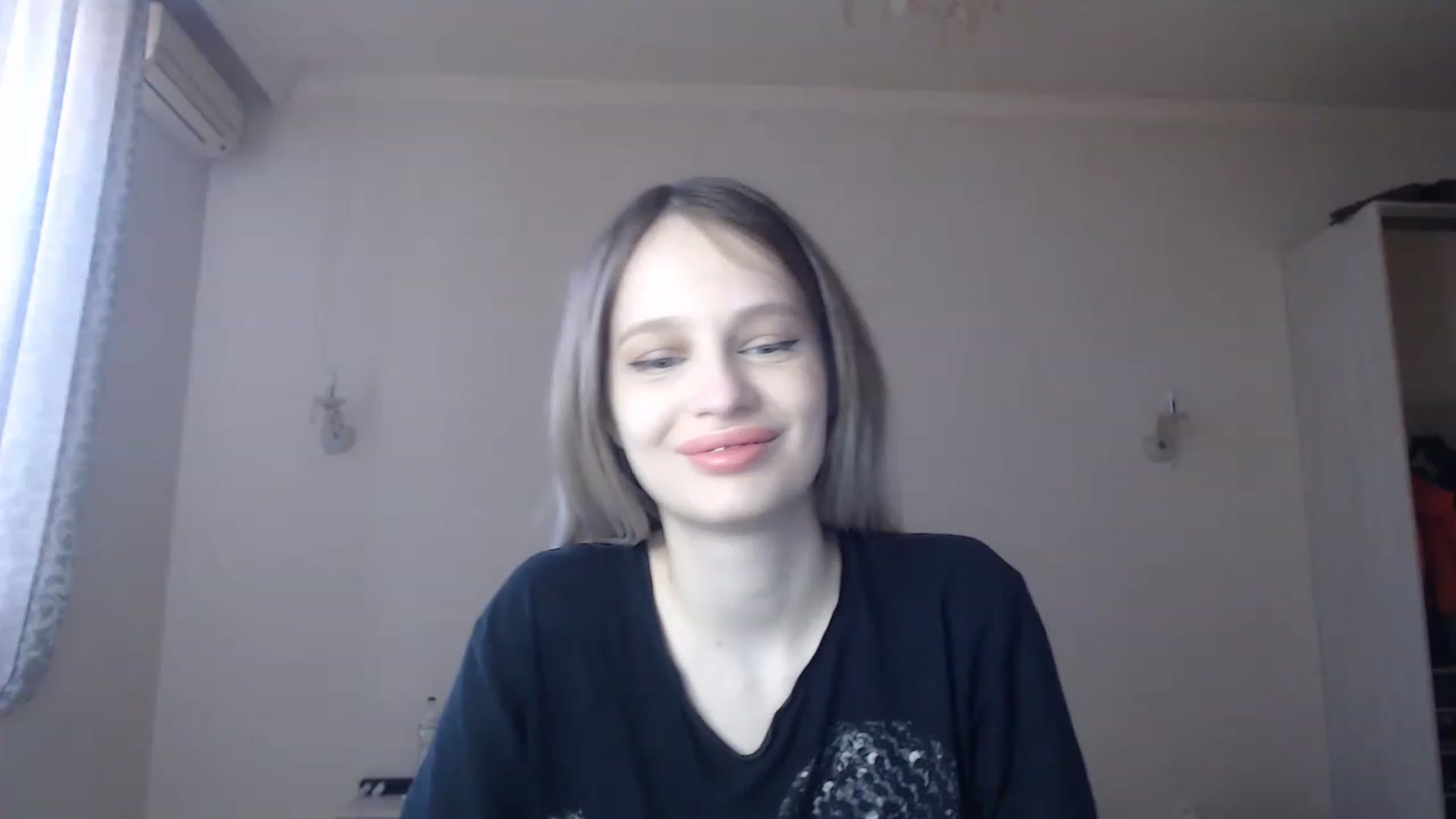 Gallery image thumbnail from Lola_vi's myfreecams stream on, 03/24/2023, 12:05 image 14 of 20