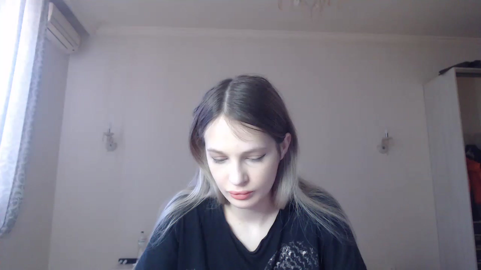 Gallery image thumbnail from Lola_vi's myfreecams stream on, 03/24/2023, 12:05 image 7 of 20