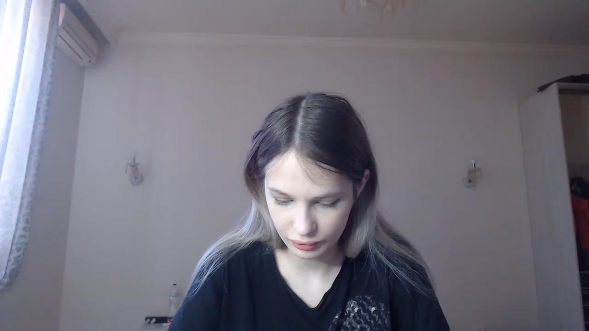 Gallery image thumbnail from Lola_vi's myfreecams stream on, 03/24/2023, 12:05 image 6 of 20