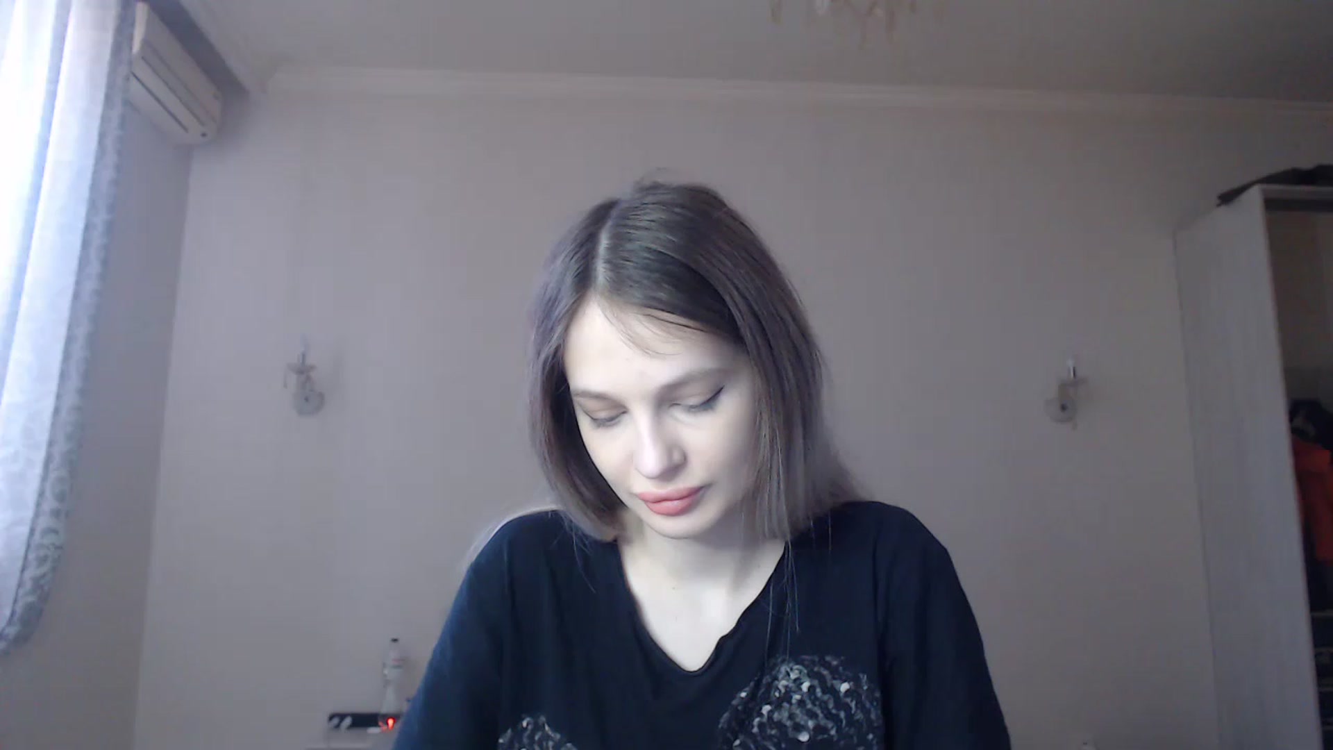 Gallery image thumbnail from Lola_vi's myfreecams stream on, 03/24/2023, 12:05 image 17 of 20