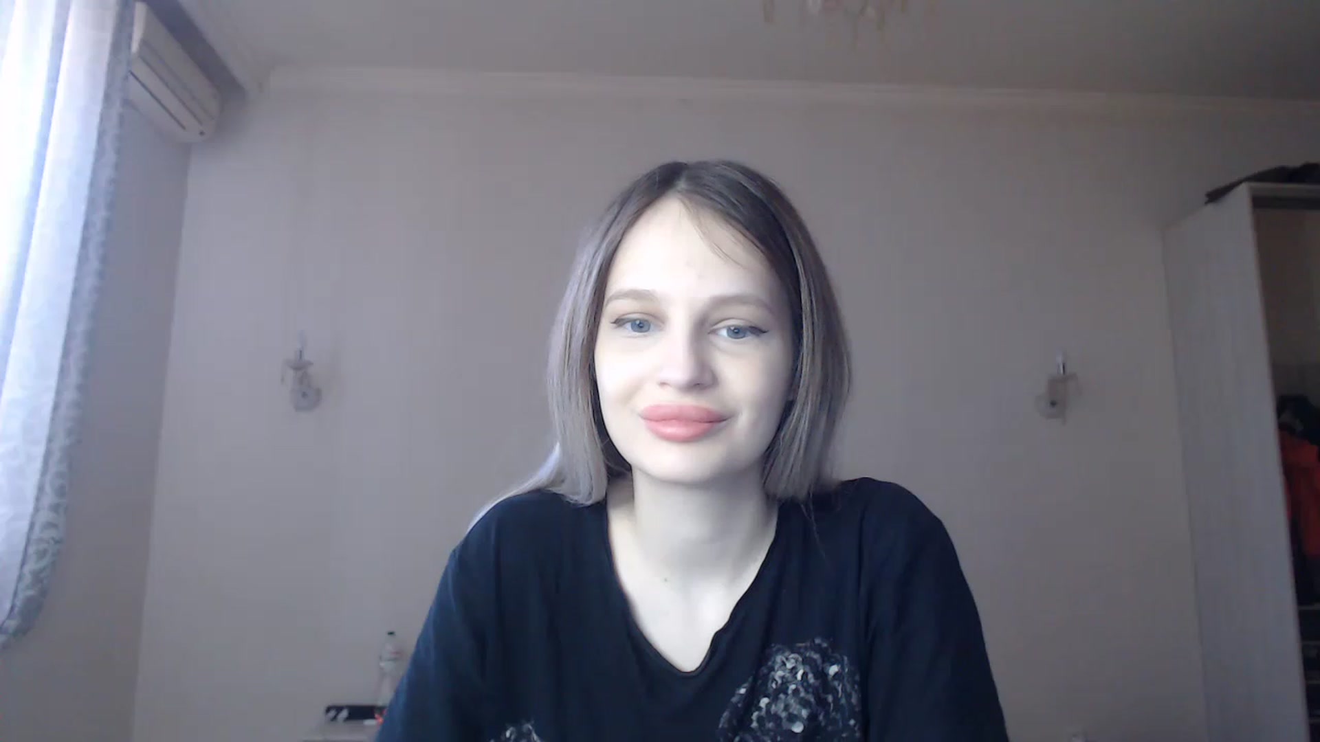 Gallery image thumbnail from Lola_vi's myfreecams stream on, 03/24/2023, 12:05 image 15 of 20