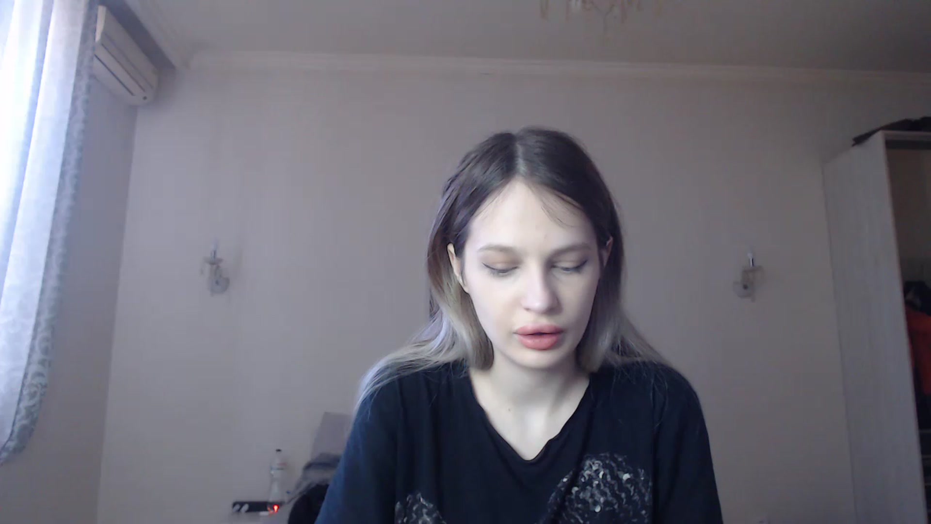 Gallery image thumbnail from Lola_vi's myfreecams stream on, 03/24/2023, 12:05 image 4 of 20