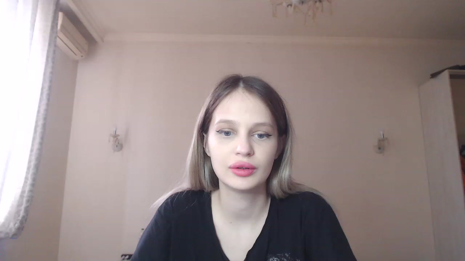 Gallery image thumbnail from Lola_vi's myfreecams stream on, 03/25/2023, 11:52 image 11 of 20