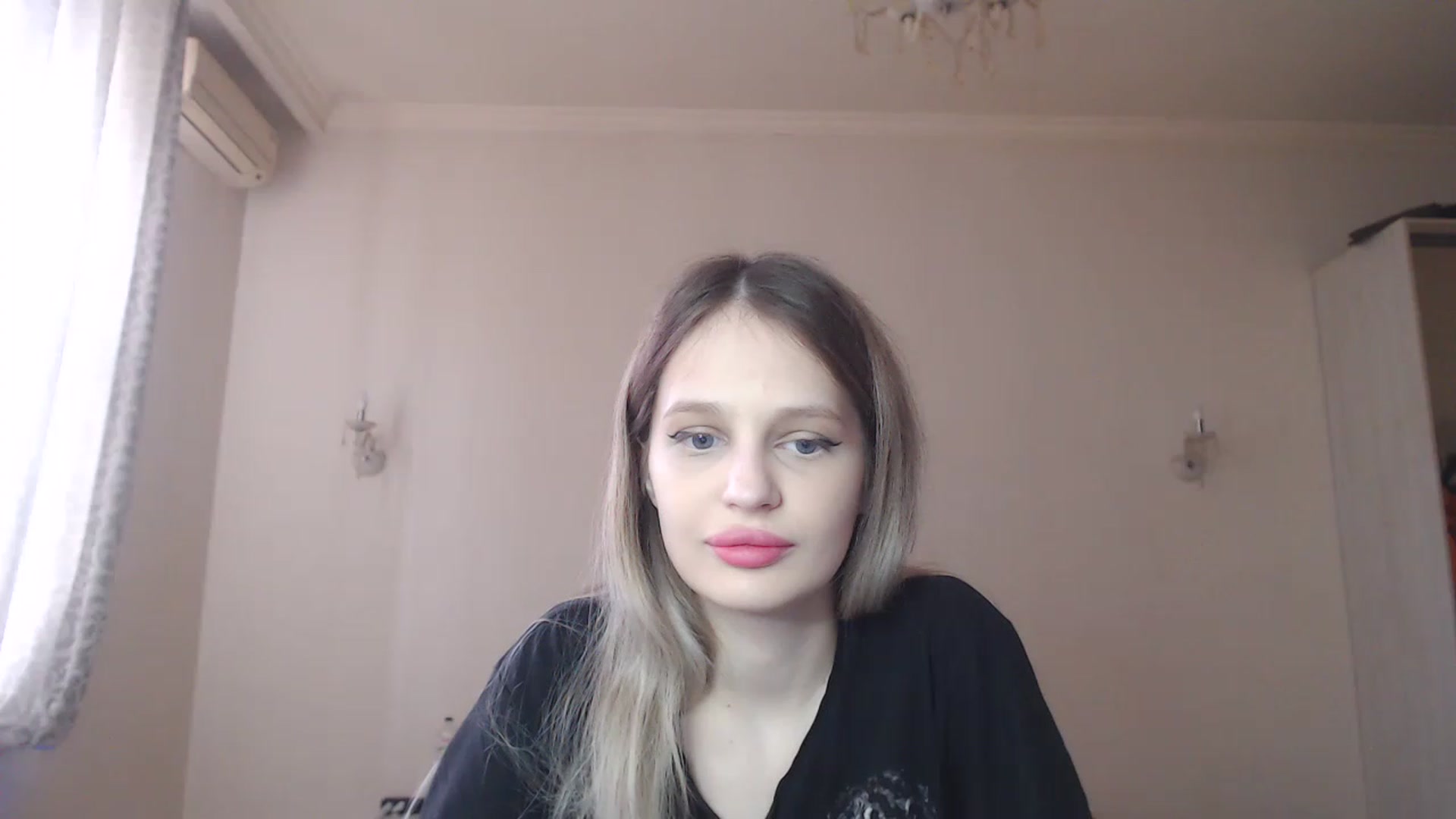 Gallery image thumbnail from Lola_vi's myfreecams stream on, 03/25/2023, 11:52 image 7 of 20
