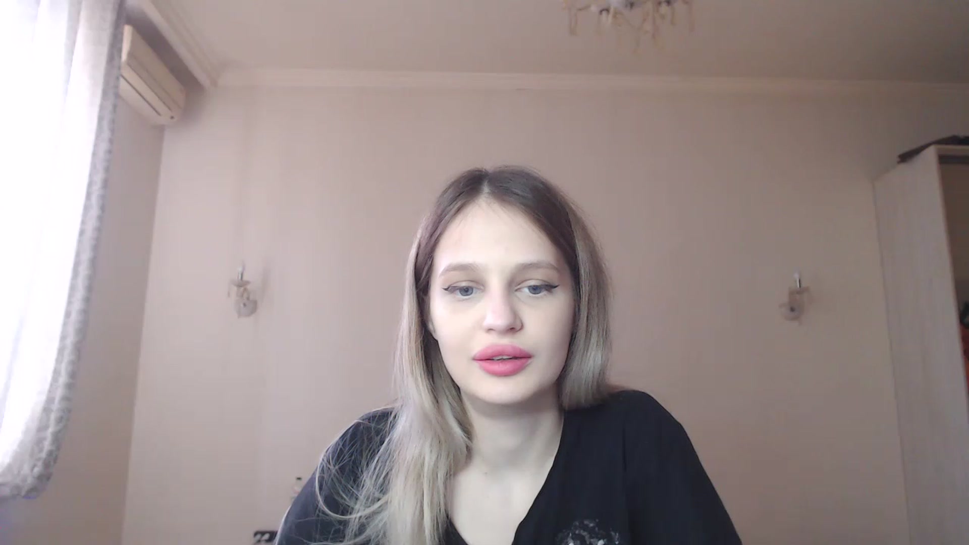 Gallery image thumbnail from Lola_vi's myfreecams stream on, 03/25/2023, 11:52 image 5 of 20