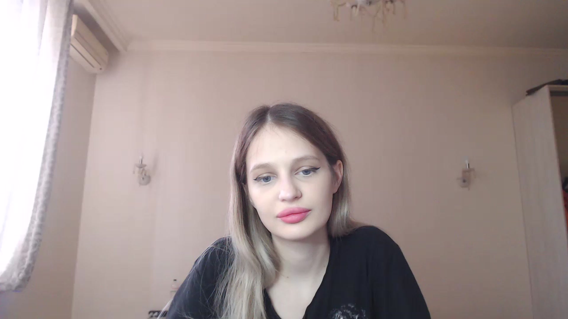 Gallery image thumbnail from Lola_vi's myfreecams stream on, 03/25/2023, 11:52 image 8 of 20