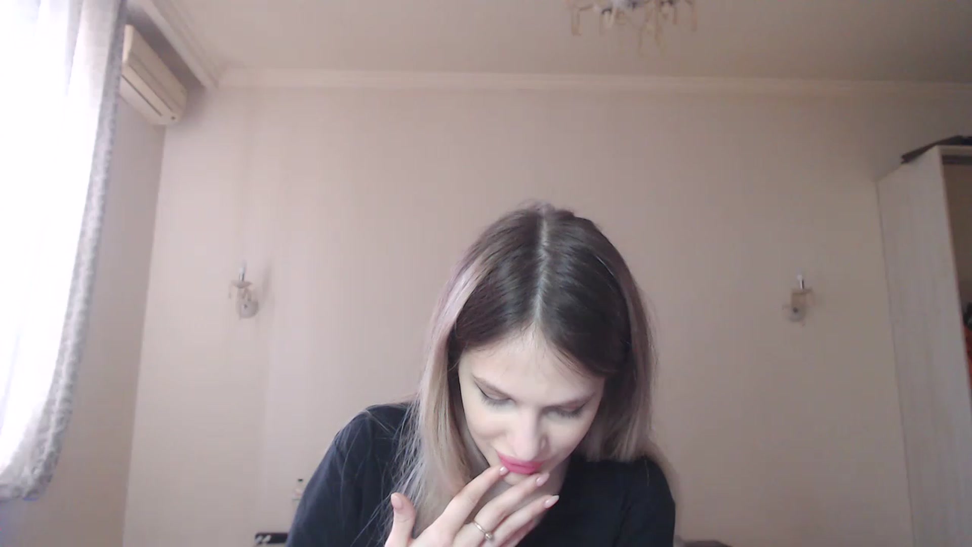 Gallery image thumbnail from Lola_vi's myfreecams stream on, 03/25/2023, 11:52 image 10 of 20