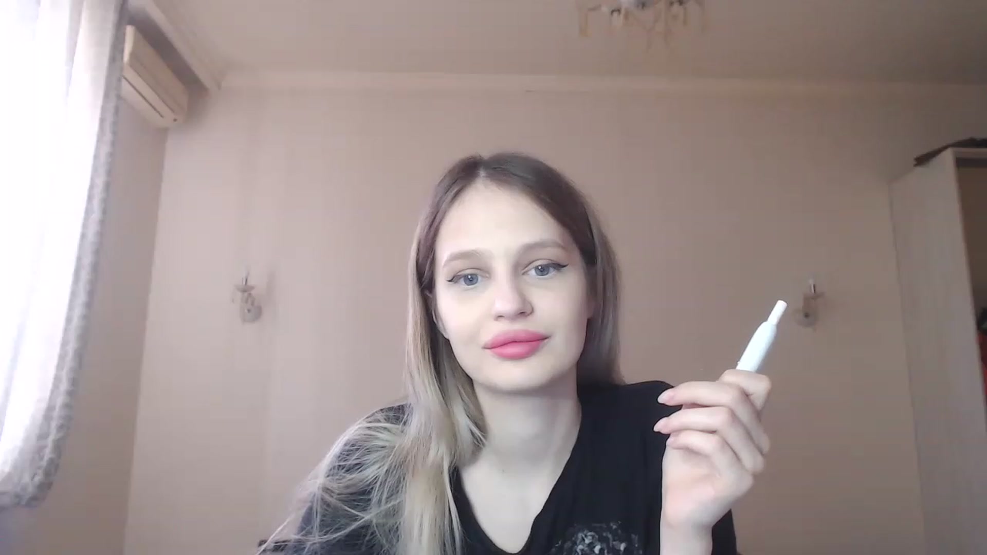 Gallery image thumbnail from Lola_vi's myfreecams stream on, 03/25/2023, 11:52 image 2 of 20