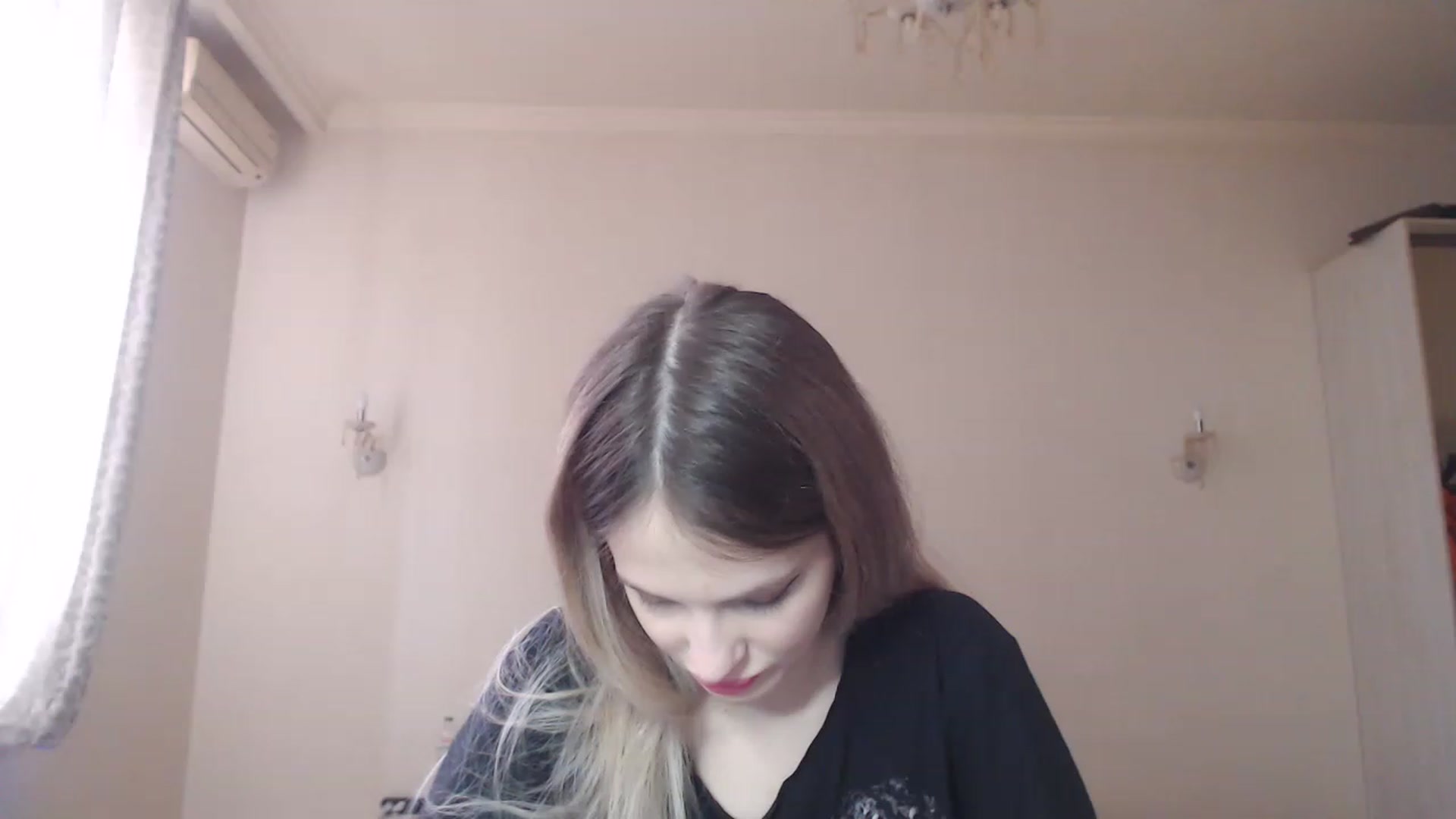 Gallery image thumbnail from Lola_vi's myfreecams stream on, 03/25/2023, 11:52 image 4 of 20