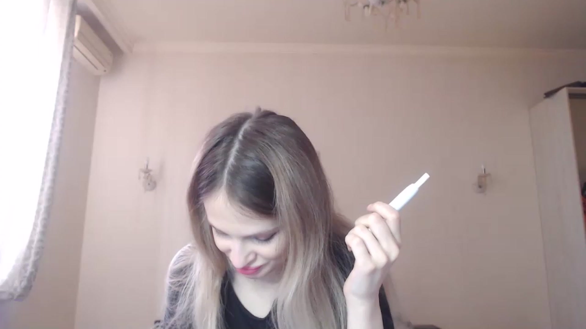 Gallery image thumbnail from Lola_vi's myfreecams stream on, 03/25/2023, 11:52 image 1 of 20