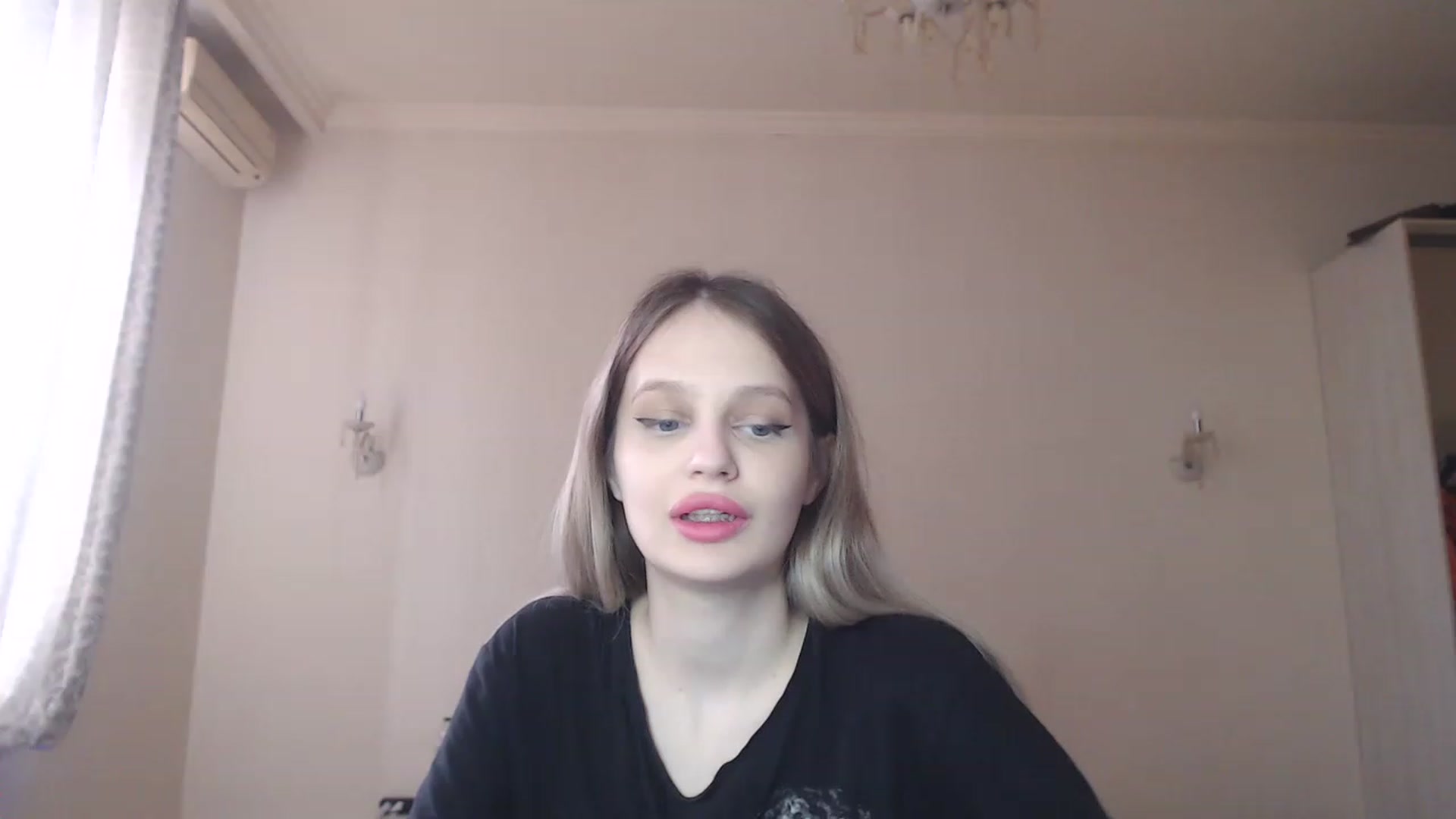 Gallery image thumbnail from Lola_vi's myfreecams stream on, 03/25/2023, 11:52 image 17 of 20
