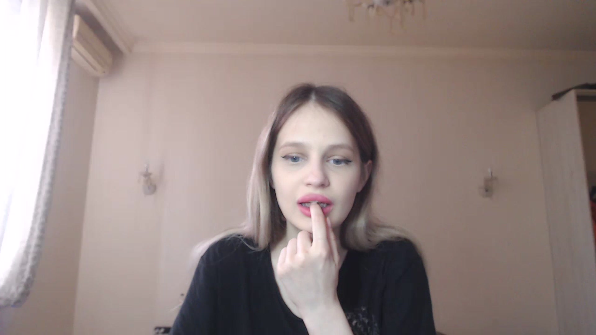 Gallery image thumbnail from Lola_vi's myfreecams stream on, 03/25/2023, 11:52 image 20 of 20
