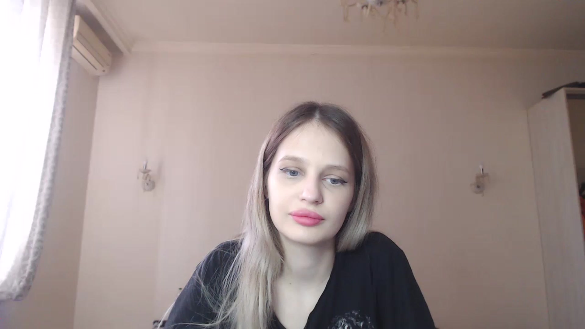 Gallery image thumbnail from Lola_vi's myfreecams stream on, 03/25/2023, 11:52 image 6 of 20