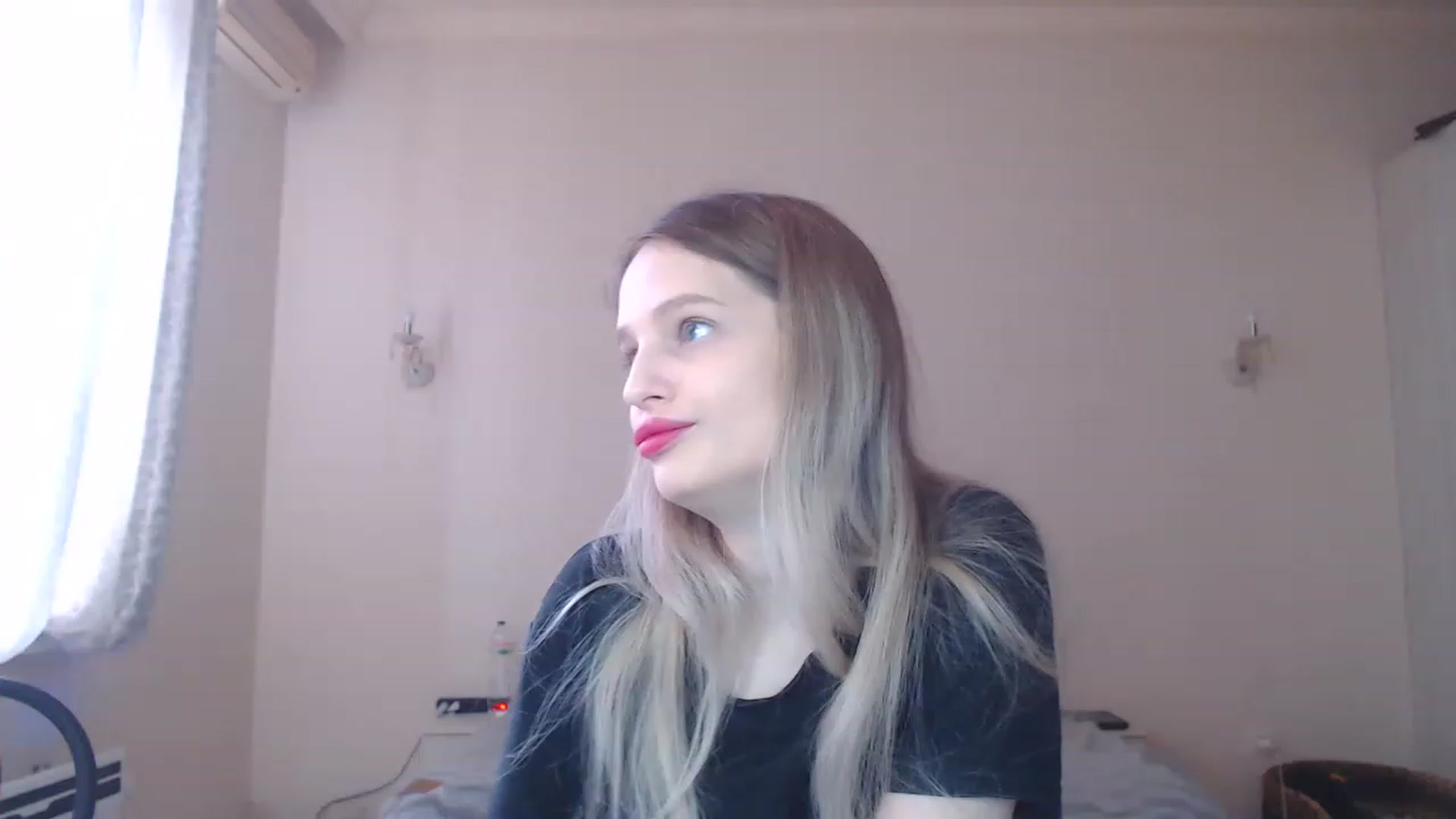 Gallery image thumbnail from Lola_vi's myfreecams stream on, 03/26/2023, 11:26 image 14 of 20