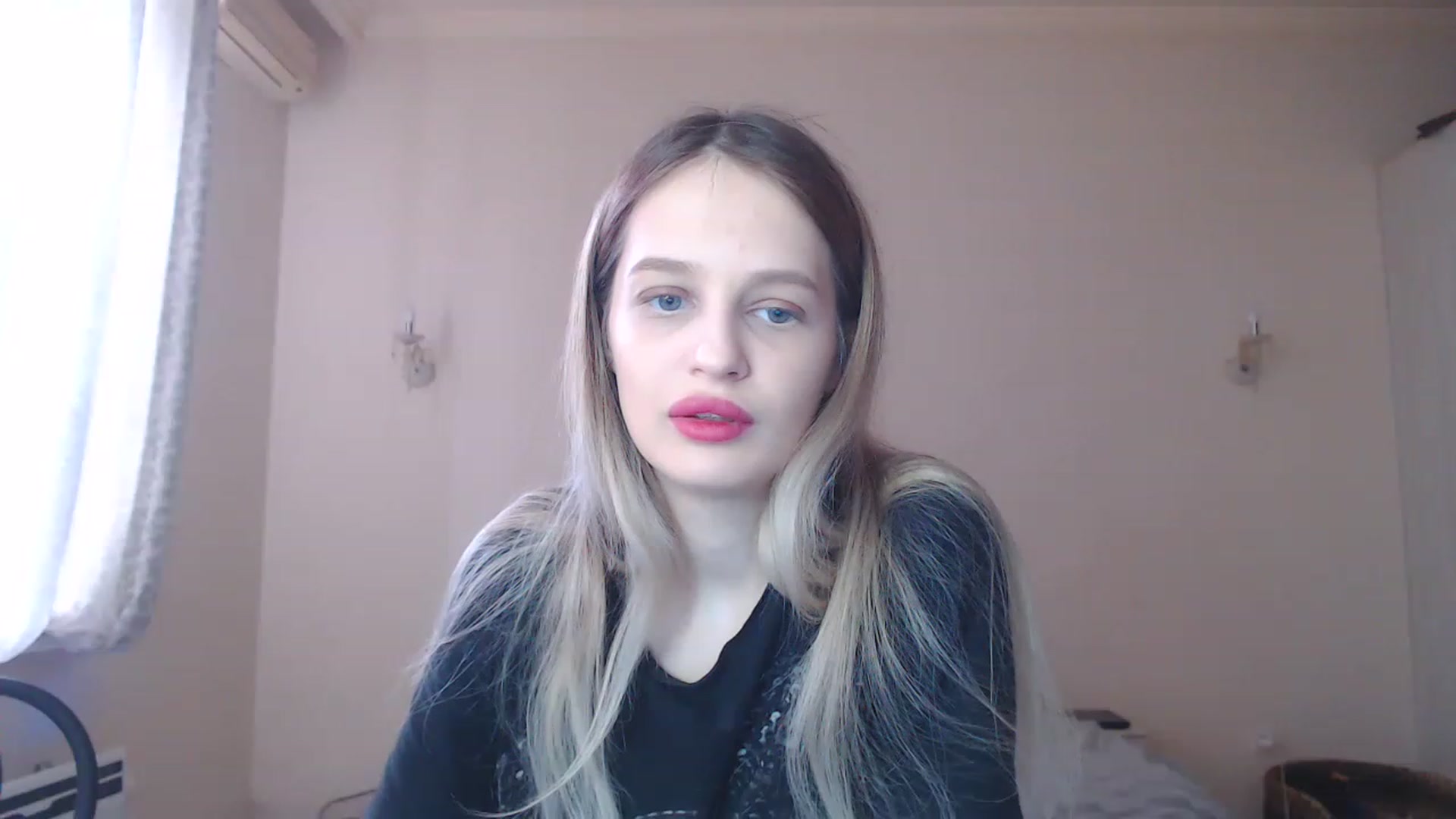 Gallery image thumbnail from Lola_vi's myfreecams stream on, 03/26/2023, 11:26 image 3 of 20