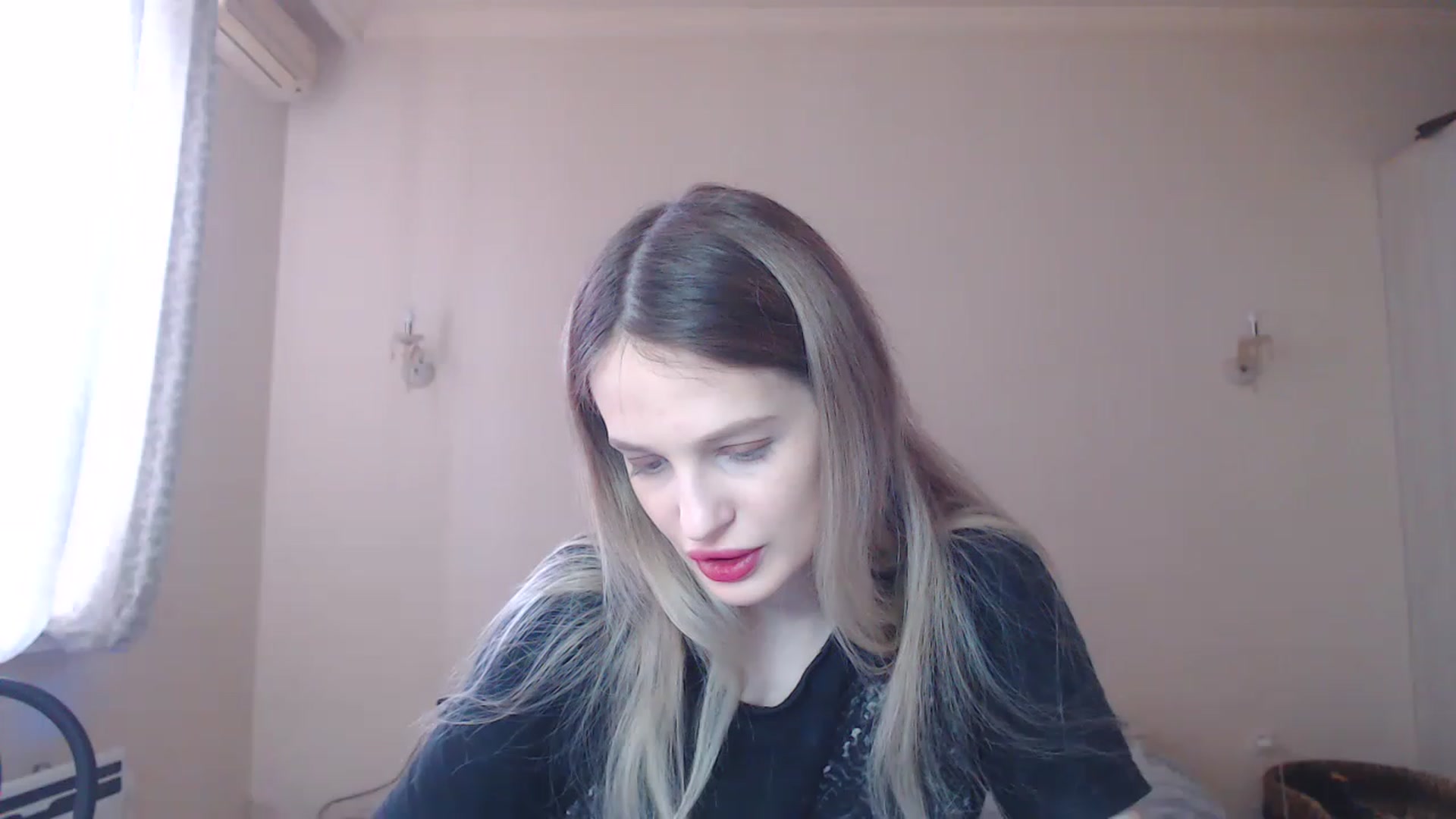 Gallery image thumbnail from Lola_vi's myfreecams stream on, 03/26/2023, 11:26 image 6 of 20