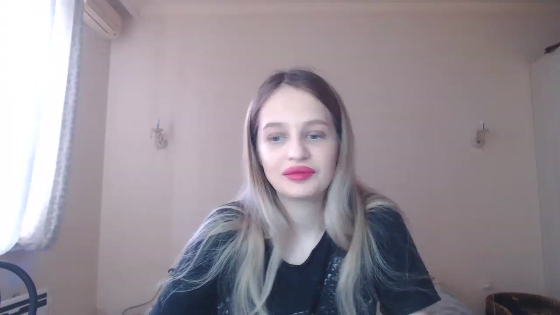 Gallery image thumbnail from Lola_vi's myfreecams stream on, 03/26/2023, 11:26 image 10 of 20