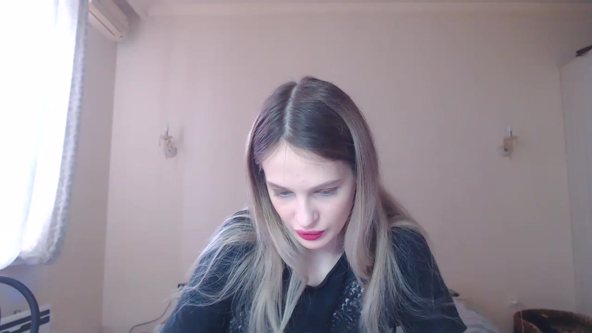 Gallery image thumbnail from Lola_vi's myfreecams stream on, 03/26/2023, 11:26 image 9 of 20