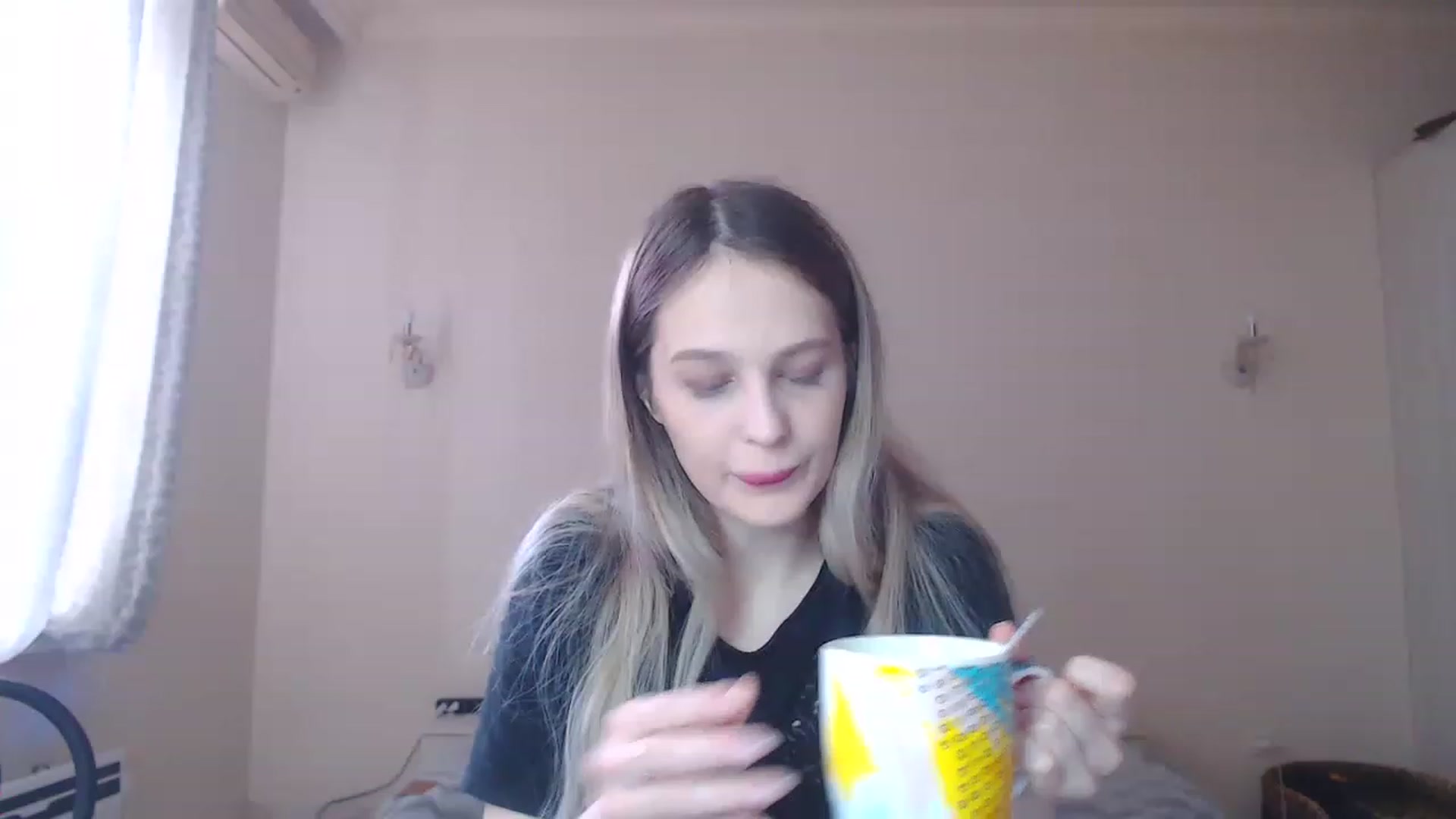Gallery image thumbnail from Lola_vi's myfreecams stream on, 03/26/2023, 11:26 image 1 of 20