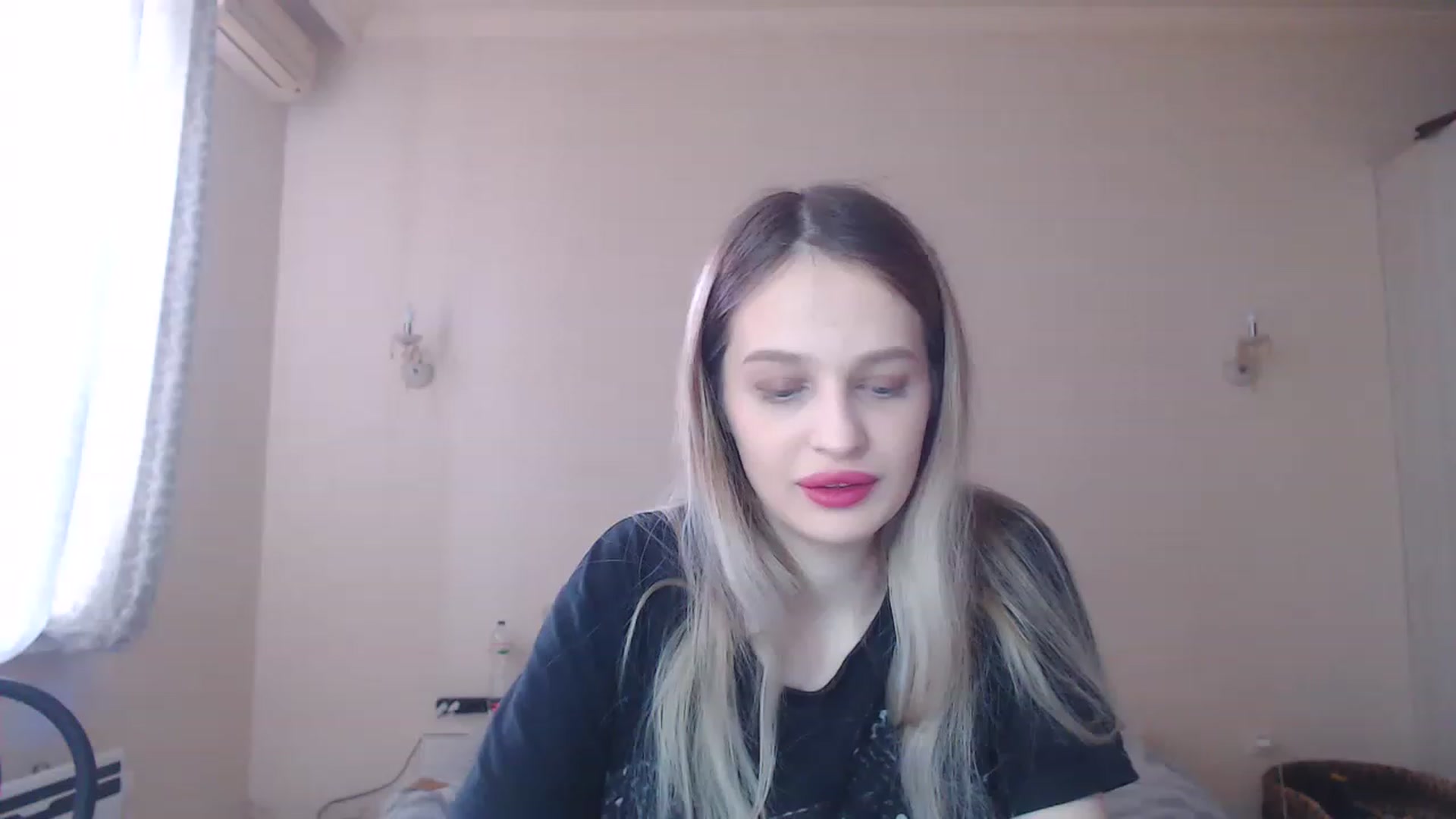 Gallery image thumbnail from Lola_vi's myfreecams stream on, 03/26/2023, 11:26 image 18 of 20