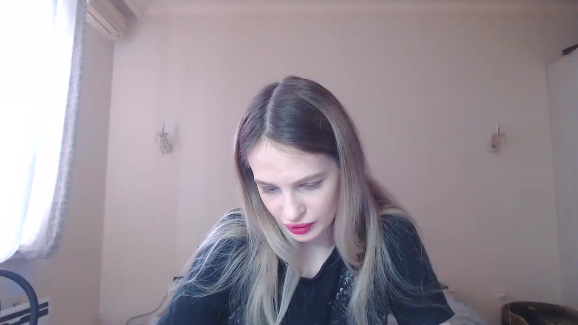 Gallery image thumbnail from Lola_vi's myfreecams stream on, 03/26/2023, 11:26 image 8 of 20