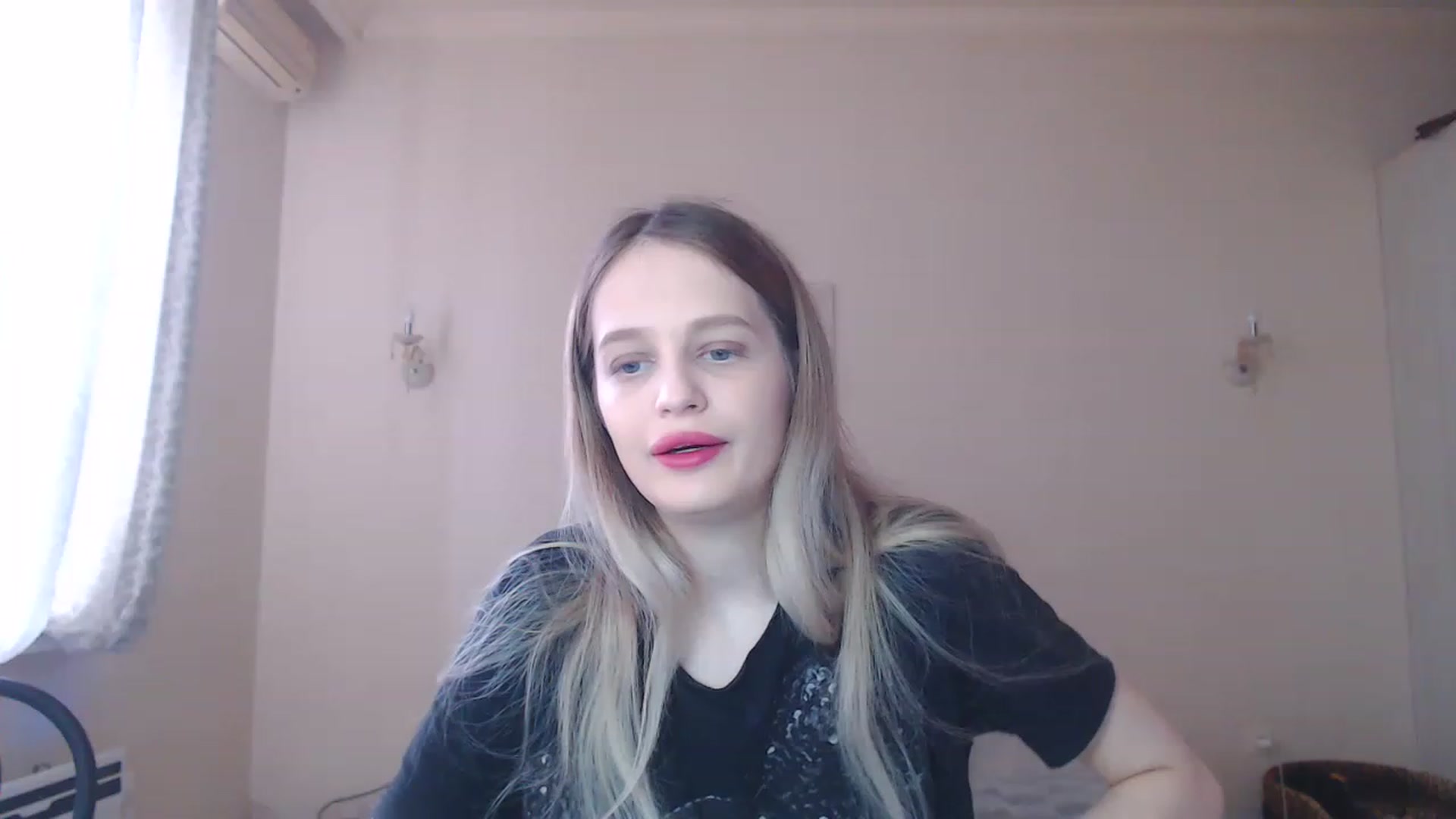 Gallery image thumbnail from Lola_vi's myfreecams stream on, 03/26/2023, 11:26 image 11 of 20