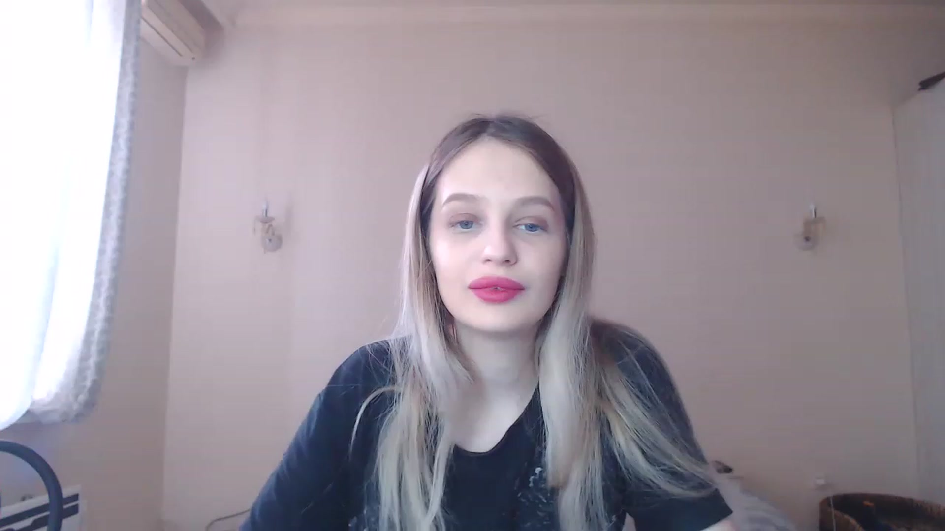 Gallery image thumbnail from Lola_vi's myfreecams stream on, 03/26/2023, 11:26 image 19 of 20