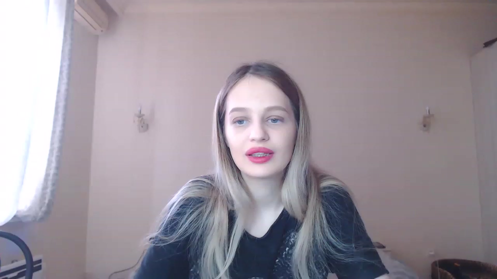 Gallery image thumbnail from Lola_vi's myfreecams stream on, 03/26/2023, 11:26 image 7 of 20