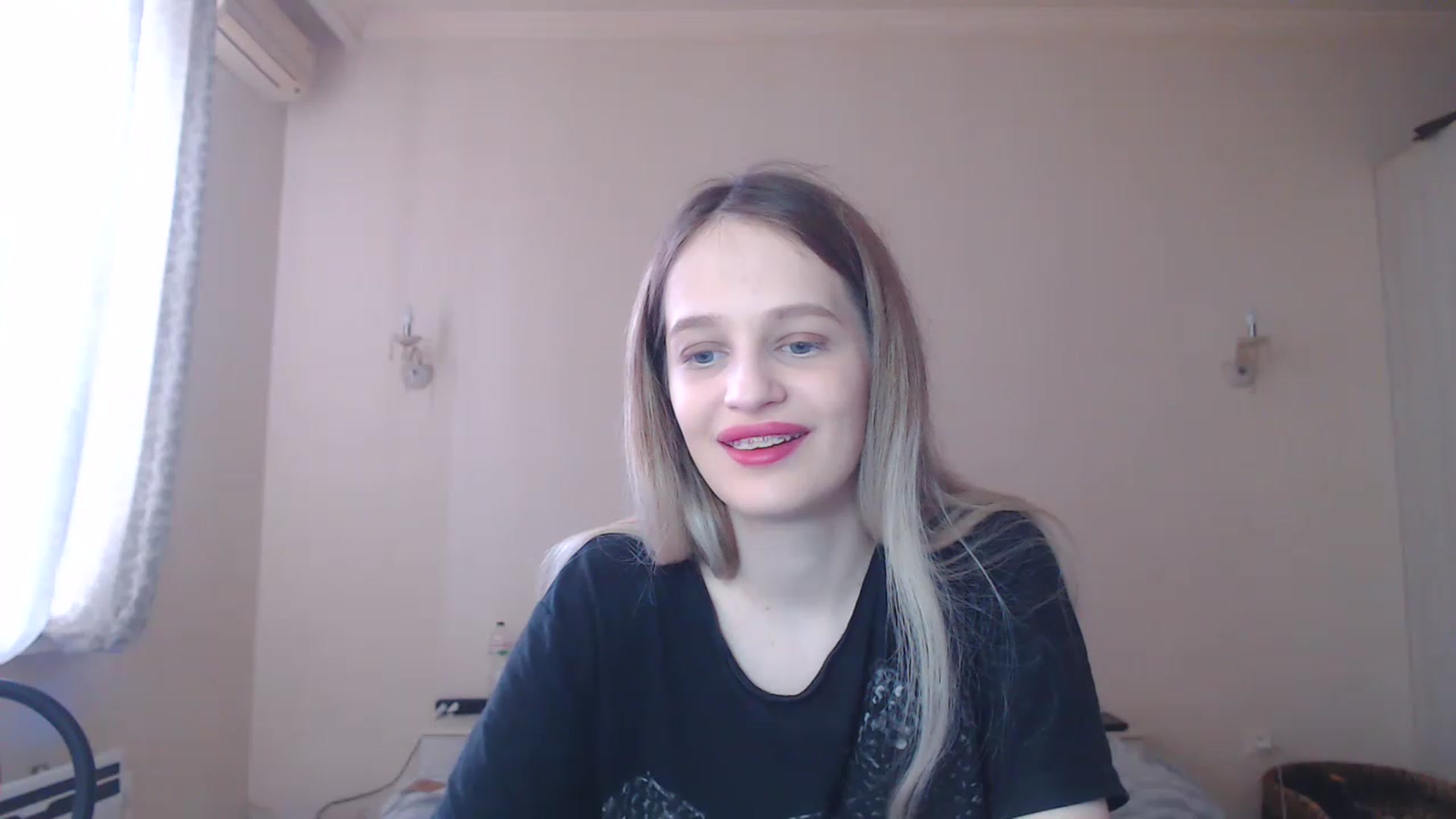 Gallery image thumbnail from Lola_vi's myfreecams stream on, 03/26/2023, 12:02 image 9 of 20