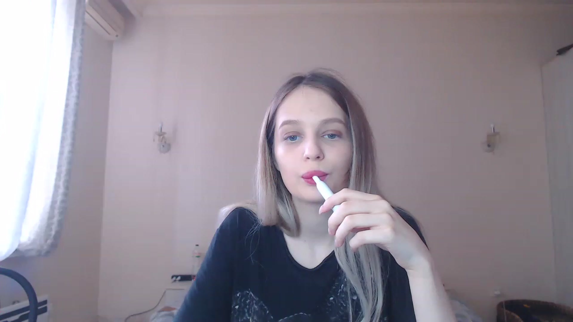 Gallery image thumbnail from Lola_vi's myfreecams stream on, 03/26/2023, 12:02 image 19 of 20