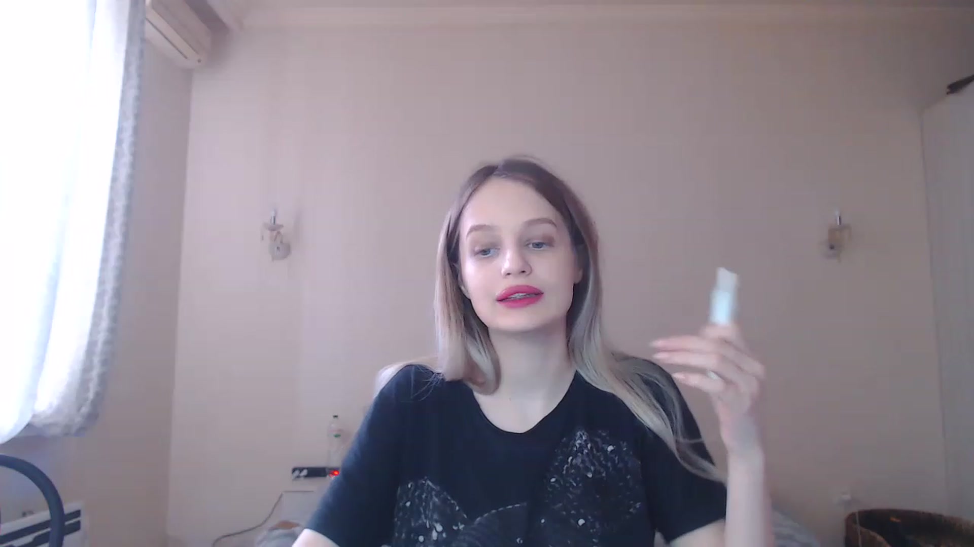 Gallery image thumbnail from Lola_vi's myfreecams stream on, 03/26/2023, 12:02 image 17 of 20