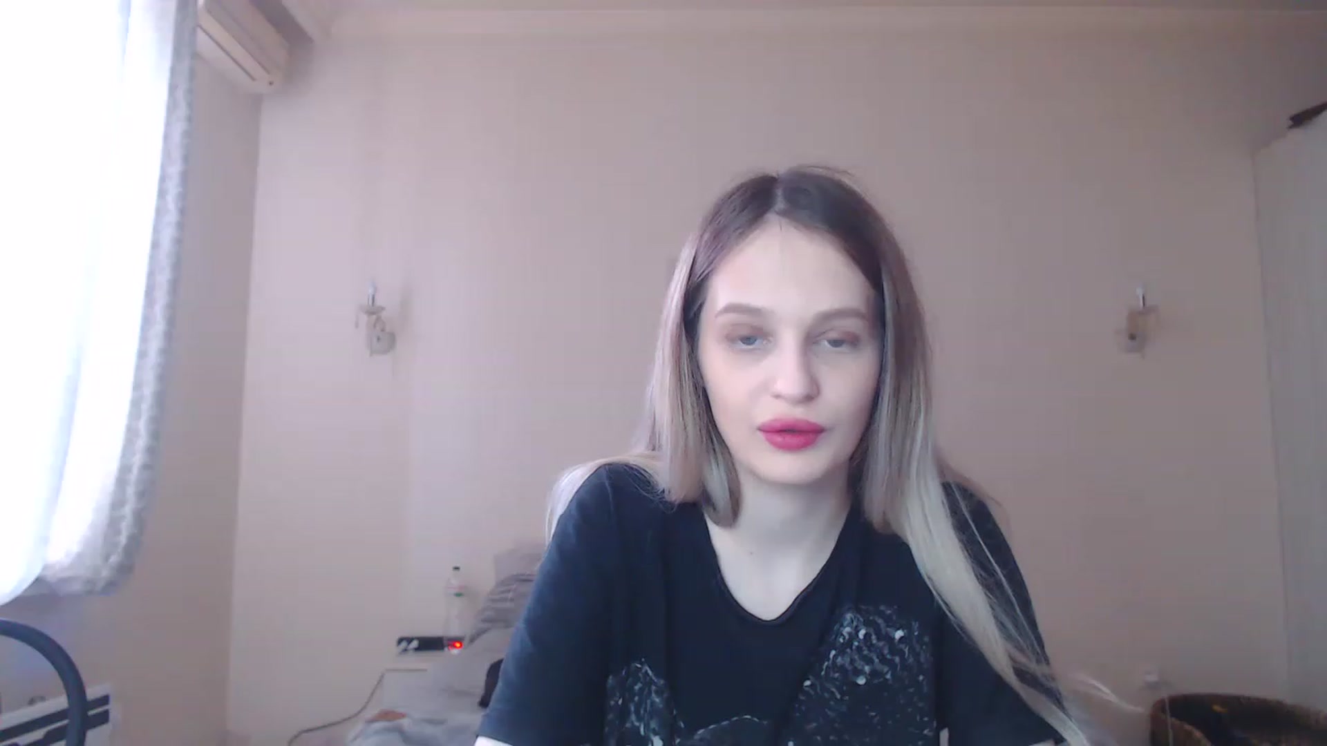 Gallery image thumbnail from Lola_vi's myfreecams stream on, 03/26/2023, 12:02 image 13 of 20