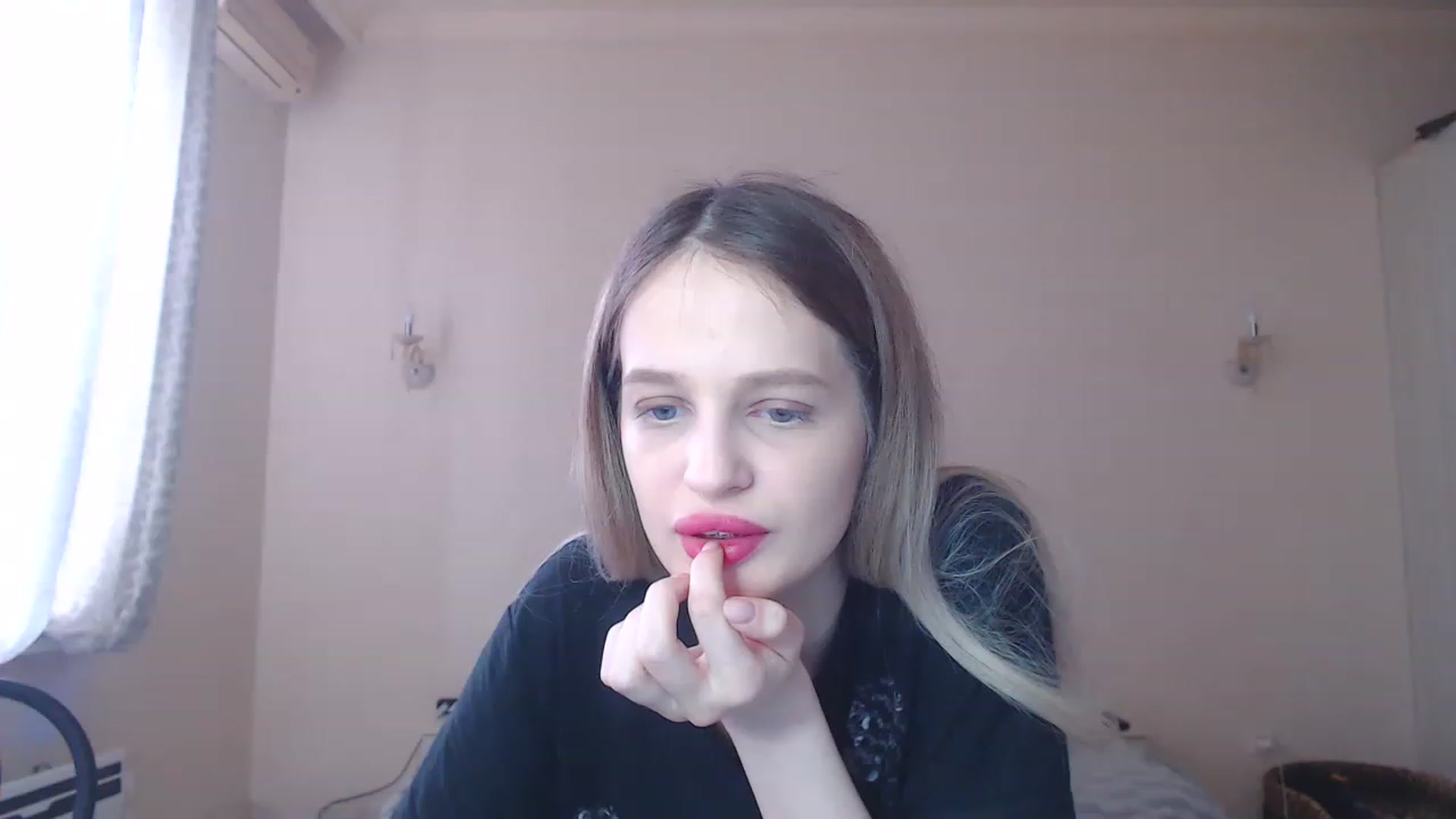 Gallery image thumbnail from Lola_vi's myfreecams stream on, 03/26/2023, 12:02 image 5 of 20