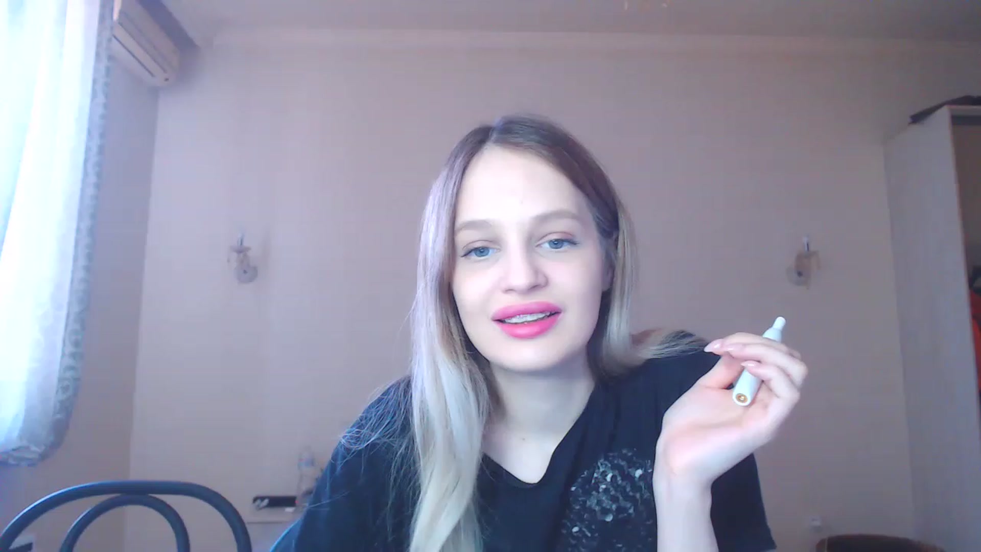 Gallery image thumbnail from Lola_vi's myfreecams stream on, 03/27/2023, 10:59 image 19 of 20
